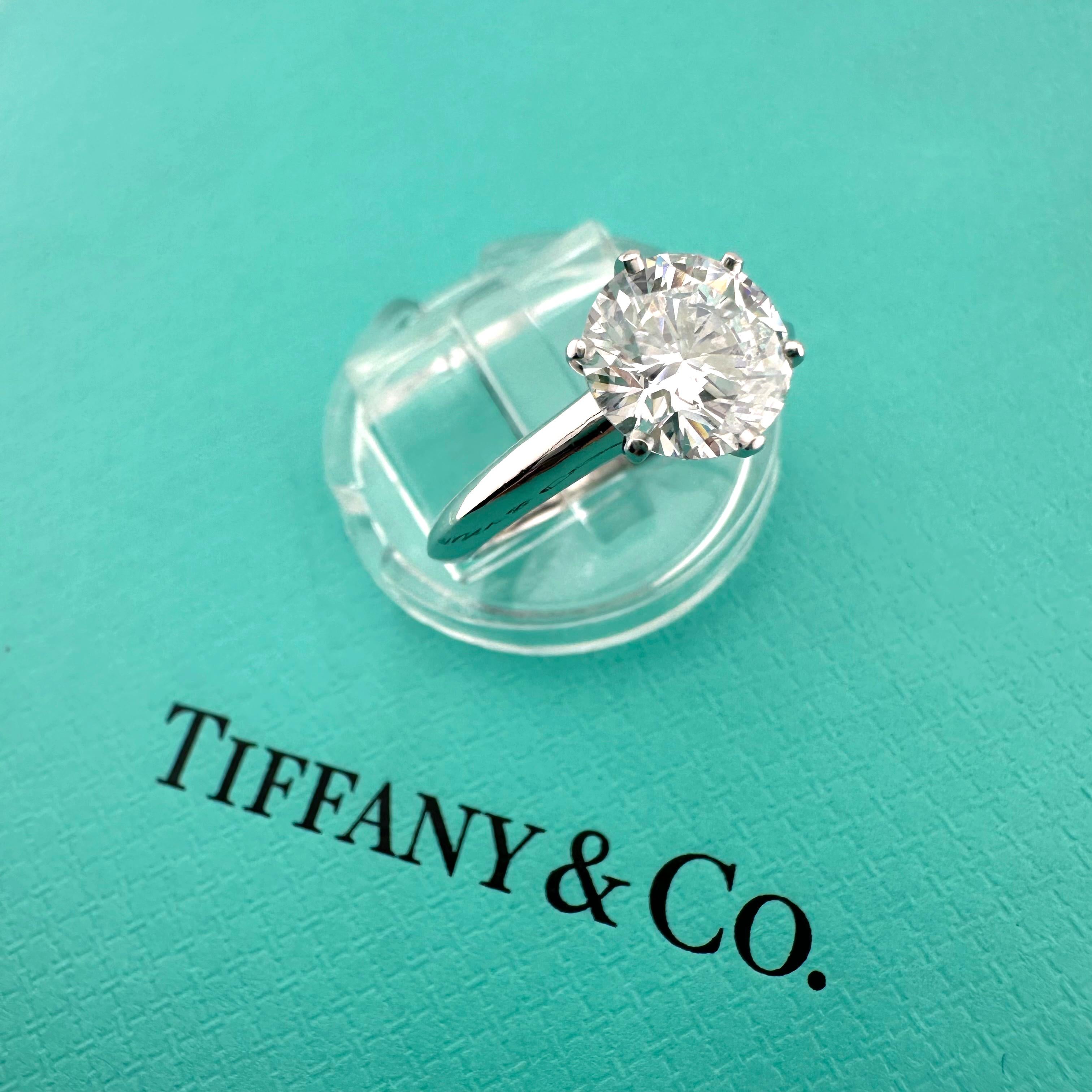 Tiffany & Co. Anello di fidanzamento con diamante tondo Brilliante 1,60 carati D VS2 PLAT in vendita 4