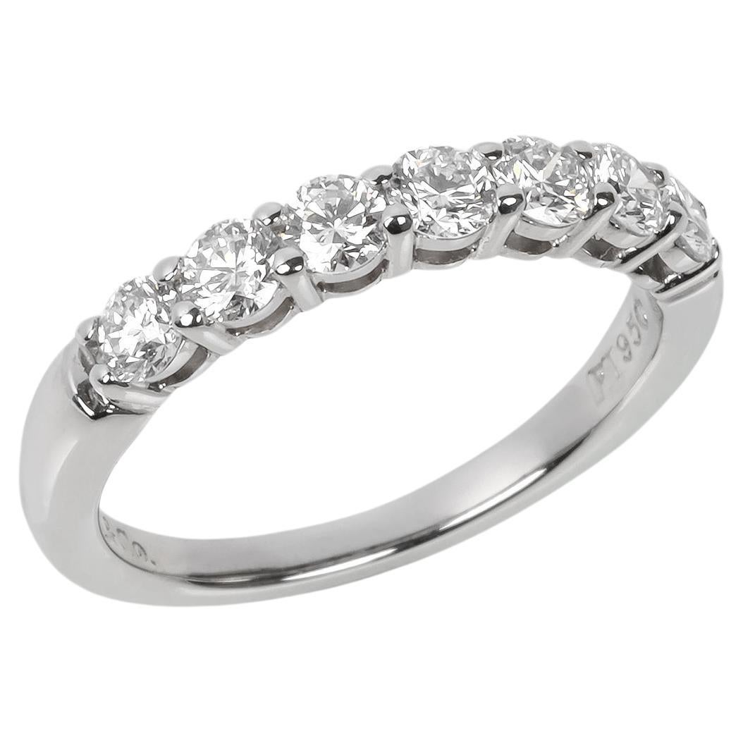 Tiffany & Co. Anello a mezza eternità con diamante tondo e brillante in platino