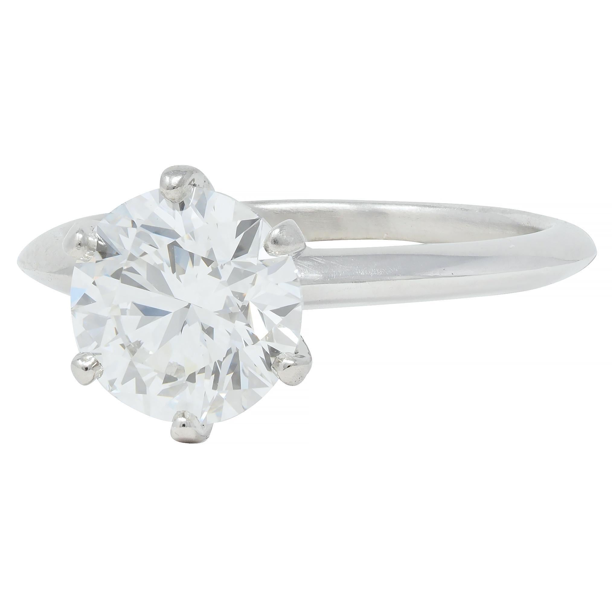 Tiffany & Co. Bague de fiançailles vintage avec solitaire en platine et diamant brillant rond en vente 1