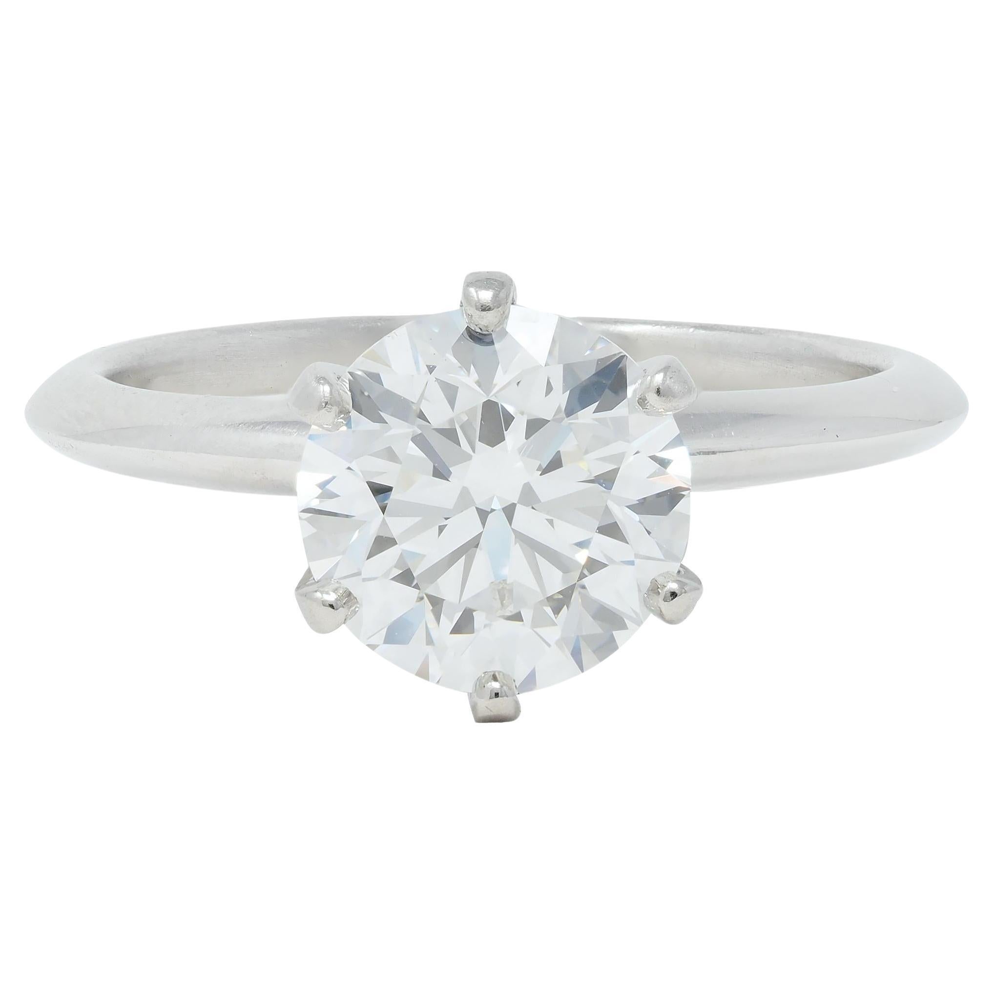 Tiffany & Co. Bague de fiançailles vintage avec solitaire en platine et diamant brillant rond en vente