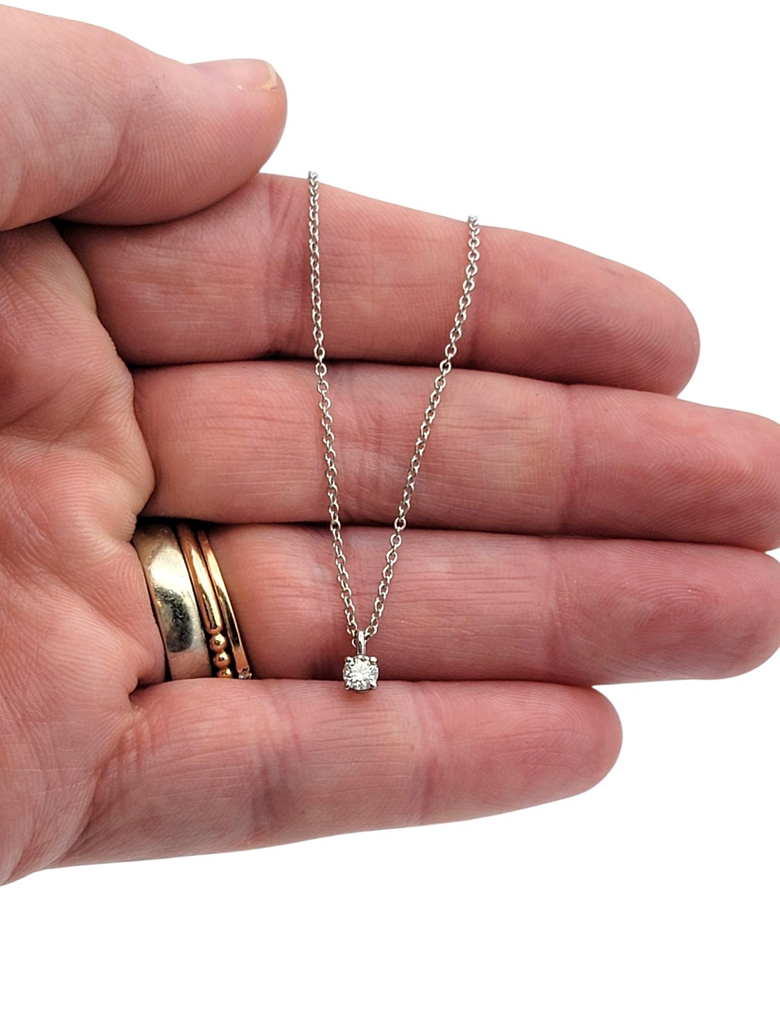 Tiffany & Co. Collar Colgante Solitario de Platino con Diamante Brillante Redondo en venta 2