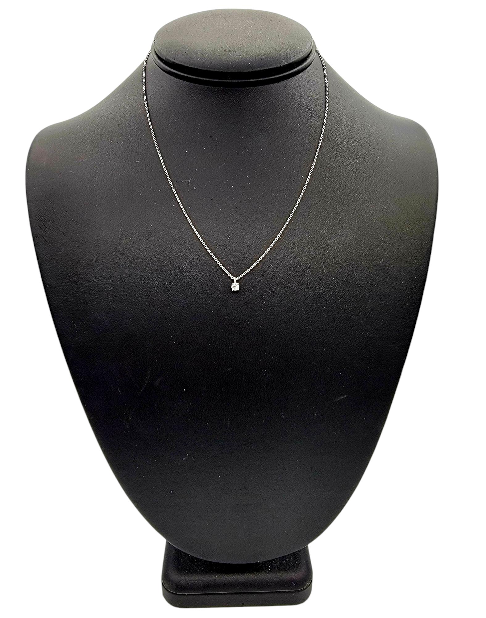 Tiffany & Co. Collar Colgante Solitario de Platino con Diamante Brillante Redondo en venta 3