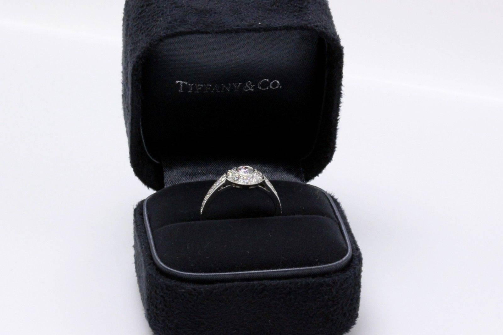Tiffany & Co. Runder runder Kreis 0,64 Karat G VS Diamant-Verlobungsring aus Platin im Zustand „Hervorragend“ im Angebot in San Diego, CA