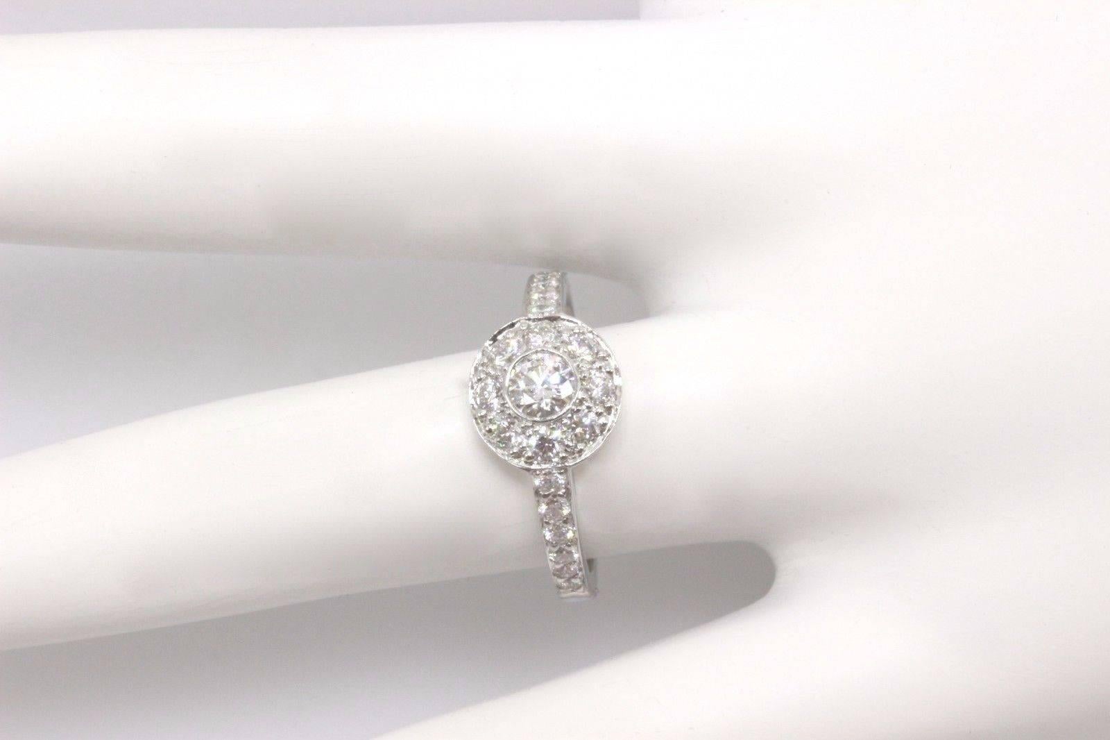 Tiffany & Co. Runder runder Kreis 0,64 Karat G VS Diamant-Verlobungsring aus Platin Damen im Angebot