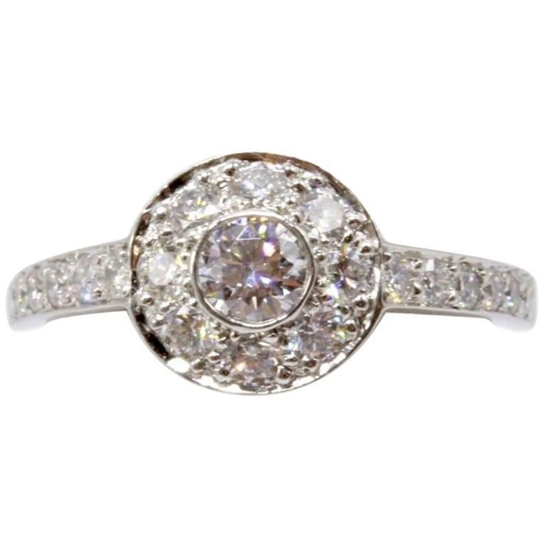 Tiffany & Co.
Stil: Zirkel Ring
Stil Nummer:  165-12-22413201
Metall:  Platin PT950
Ringgröße:  6 - ansehnlich
Karat Gesamtgewicht:  0,64 TCW
Diamant-Form:  Rund Brillant 
Wahrzeichen:  