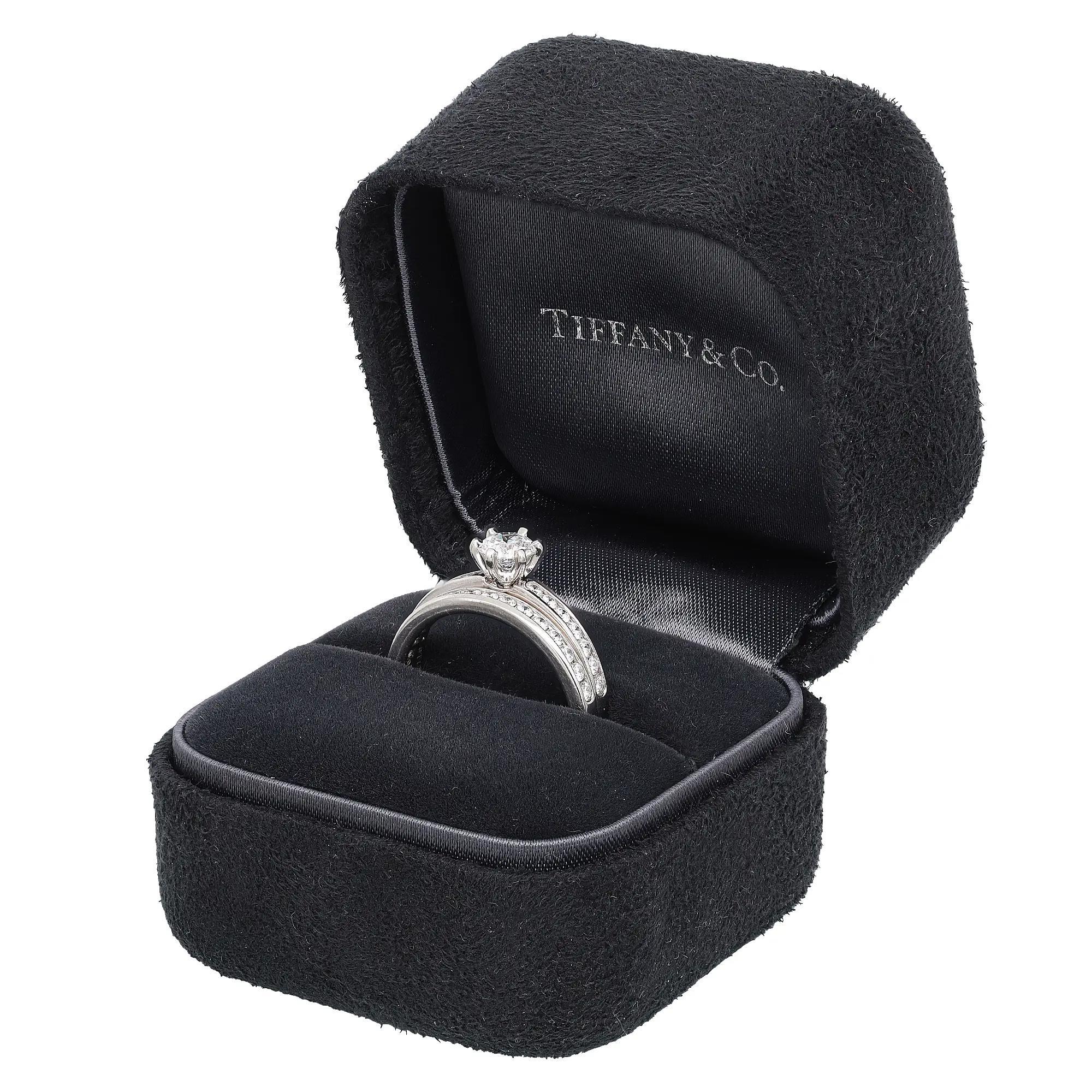 Tiffany & Co. Rundschliff Diamant Verlobungsring Set Platin 0.74Cttw im Angebot 4