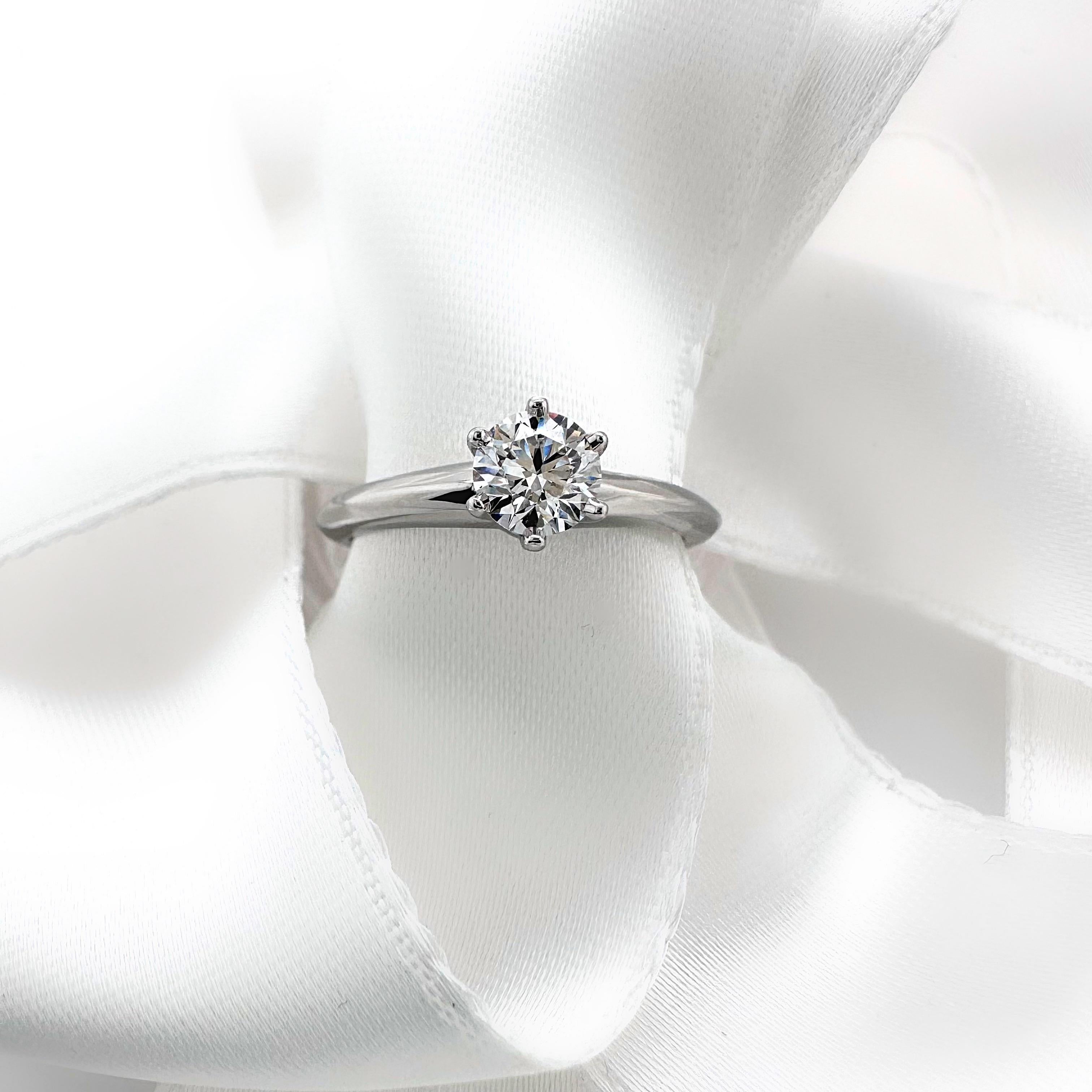 Tiffany & Co. Round Diamond 0.37 Cts F VVS1 Solitaire Engagement Ring Platinum For Sale 2