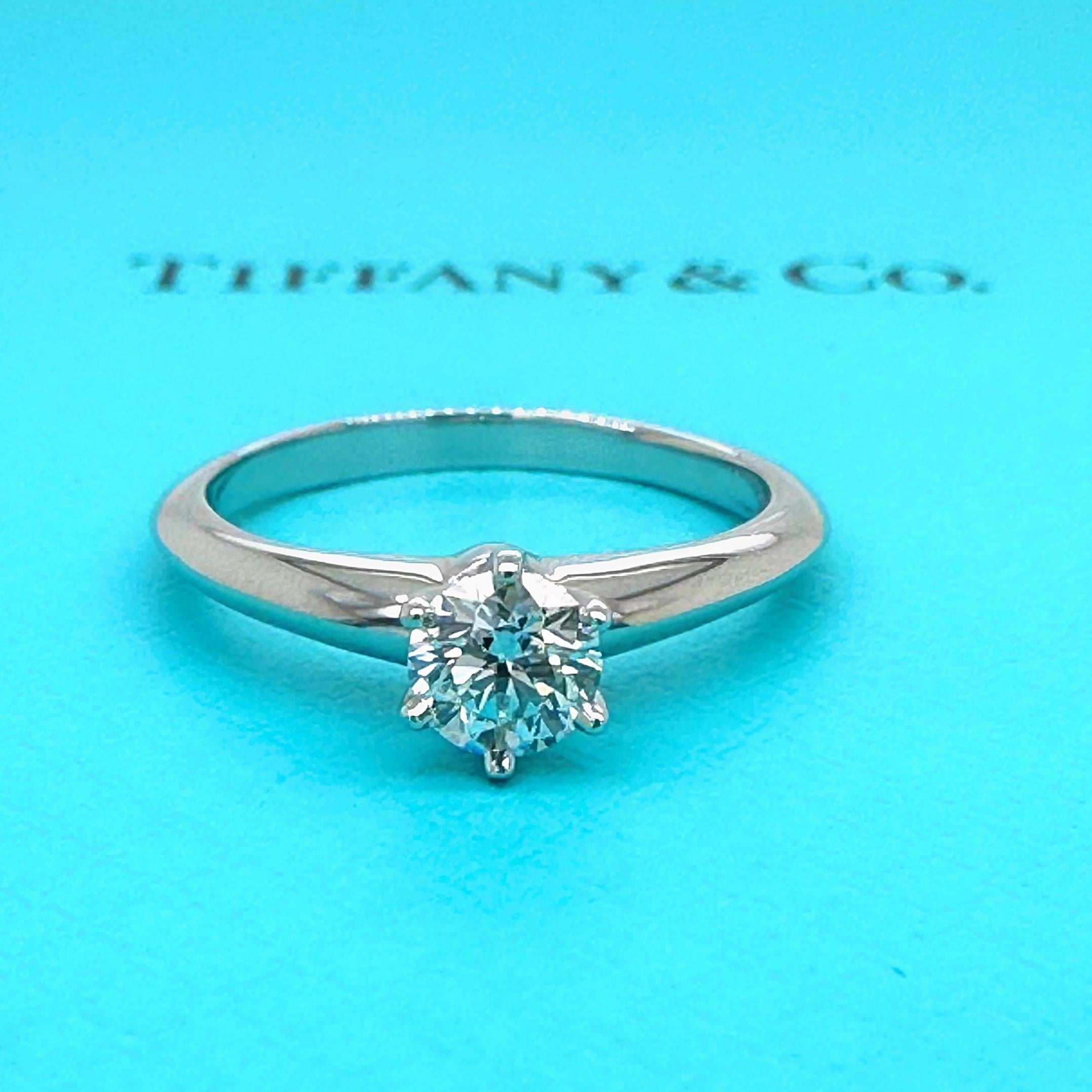 Tiffany & Co. Round Diamond 0.37 Cts F VVS1 Solitaire Engagement Ring Platinum For Sale 5