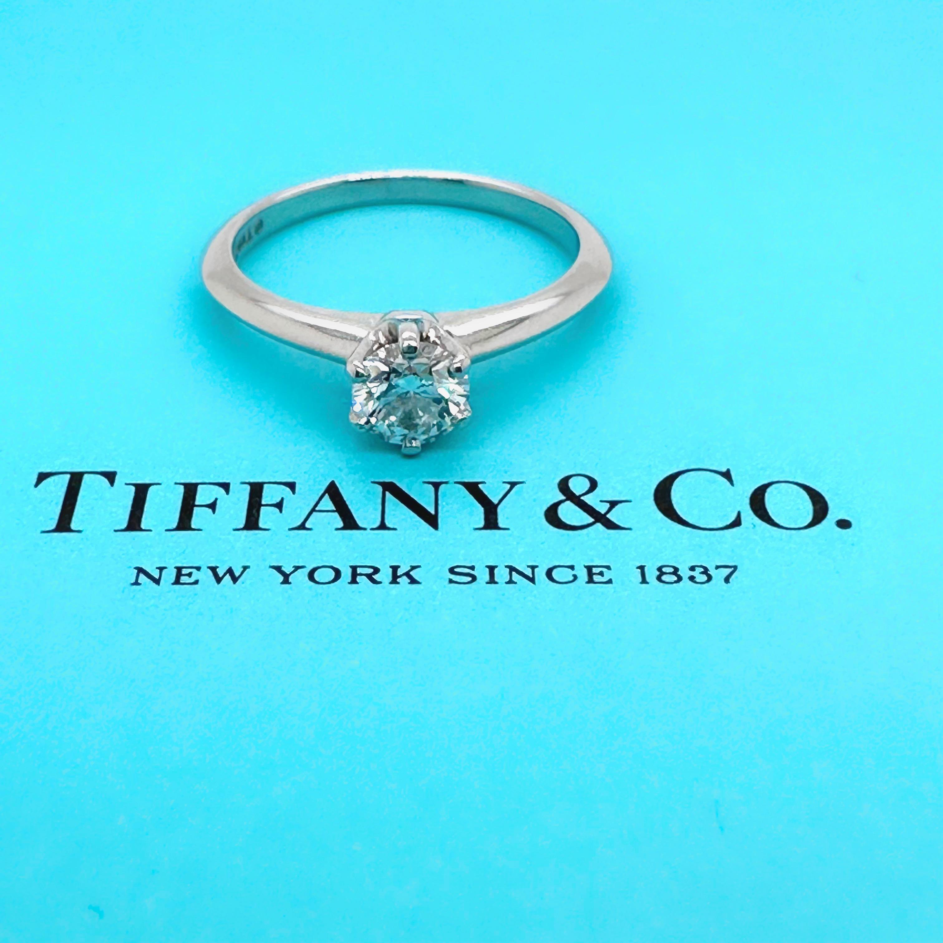 TIFFANY & CO. Verlobungsring Platin mit rundem Diamant 0,42 Karat D VS2 Solitär im Angebot 12