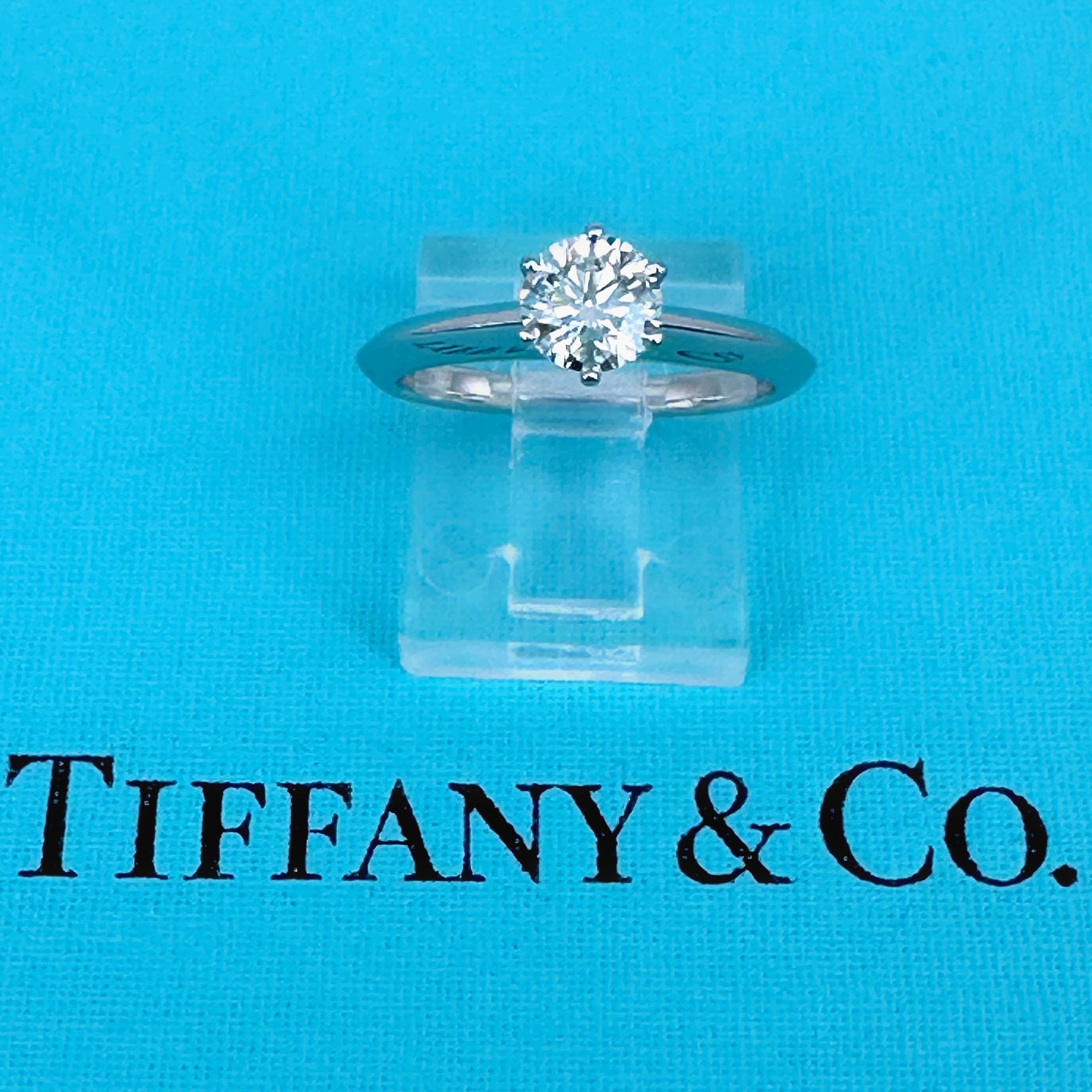 Verlobungsring aus Platin mit rundem Diamant 0,61 Karat I VS1 von Tiffany & Co im Angebot 5