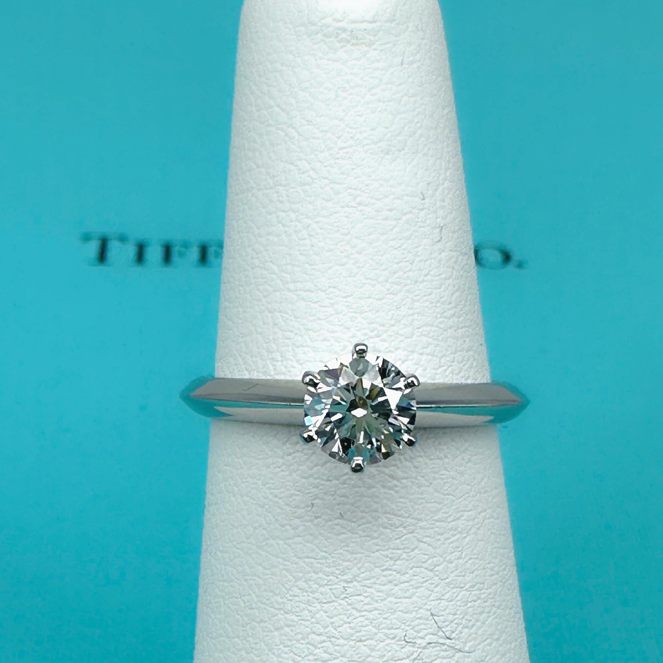 Tiffany & Co Round Diamond 0.61cts I VS1 Solitaire Platinum Engagement Ring For Sale 6