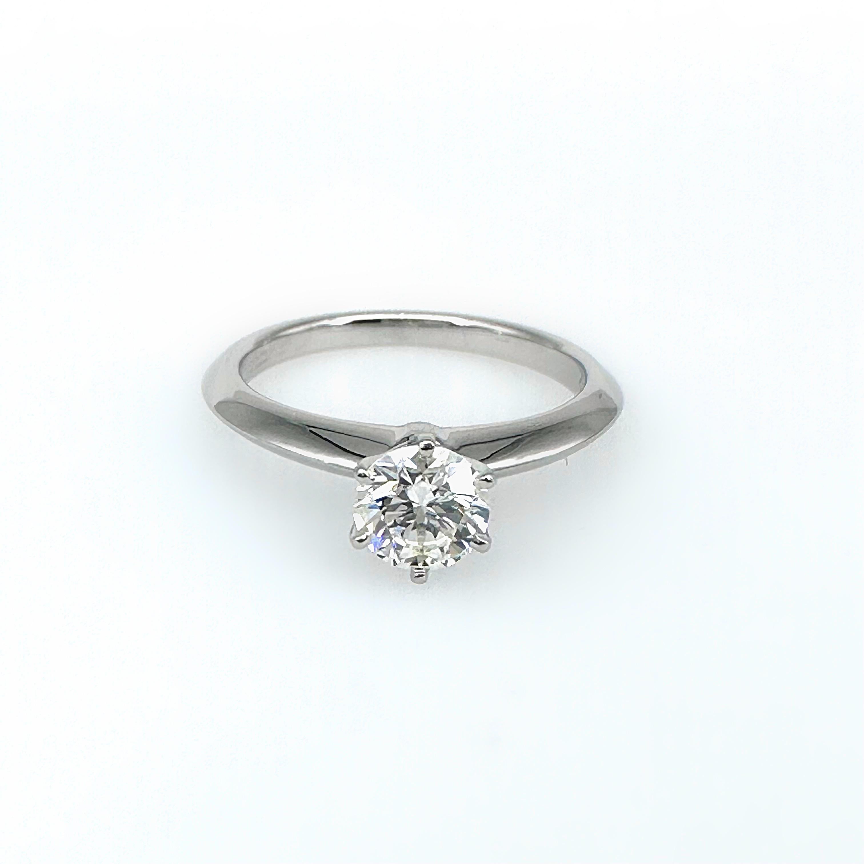Verlobungsring aus Platin mit rundem Diamant 0,61 Karat I VS1 von Tiffany & Co im Angebot 11