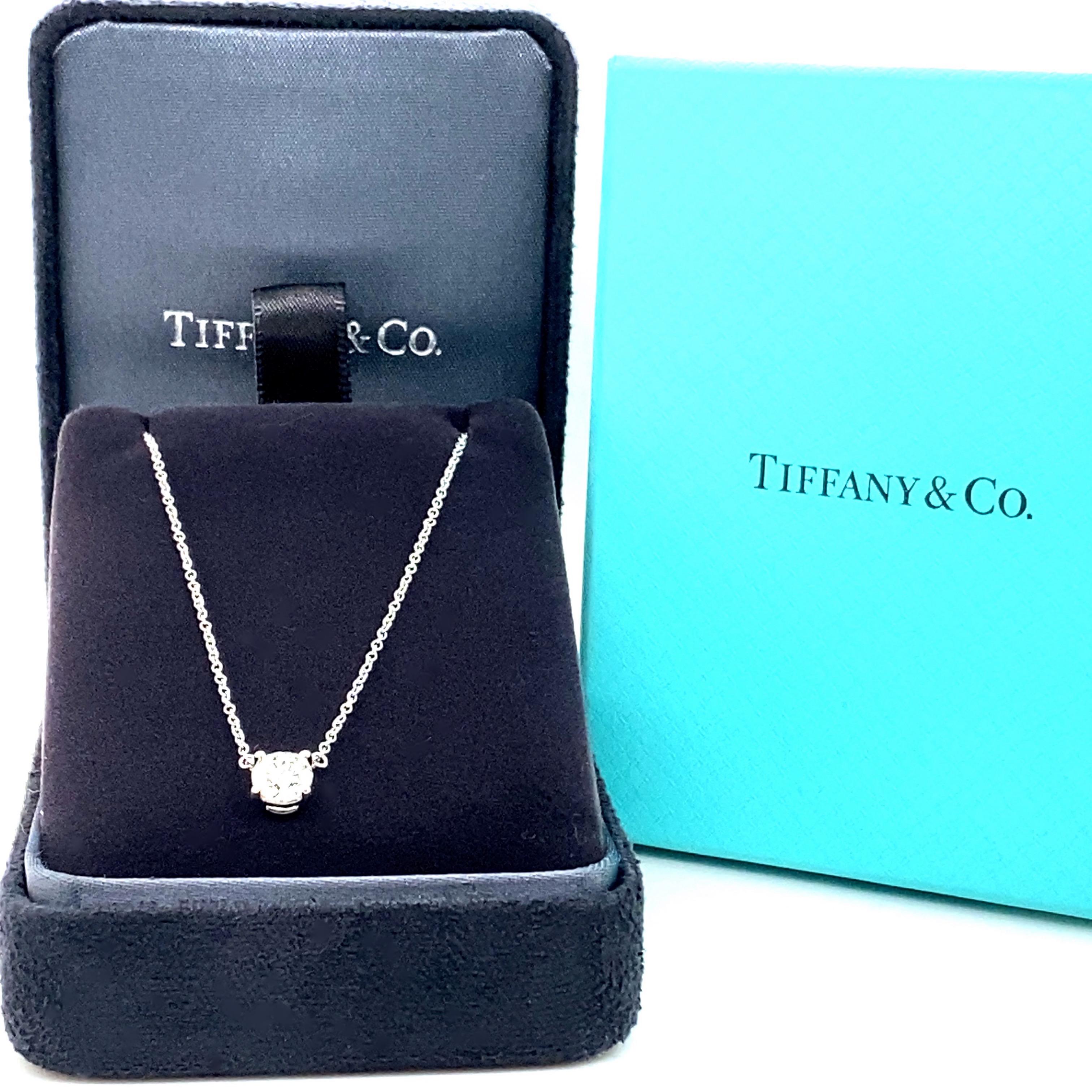 Tiffany & Co, Solitär-Halskette aus Platin, runder Diamant 0,67 Karat H VS2 (Rundschliff)