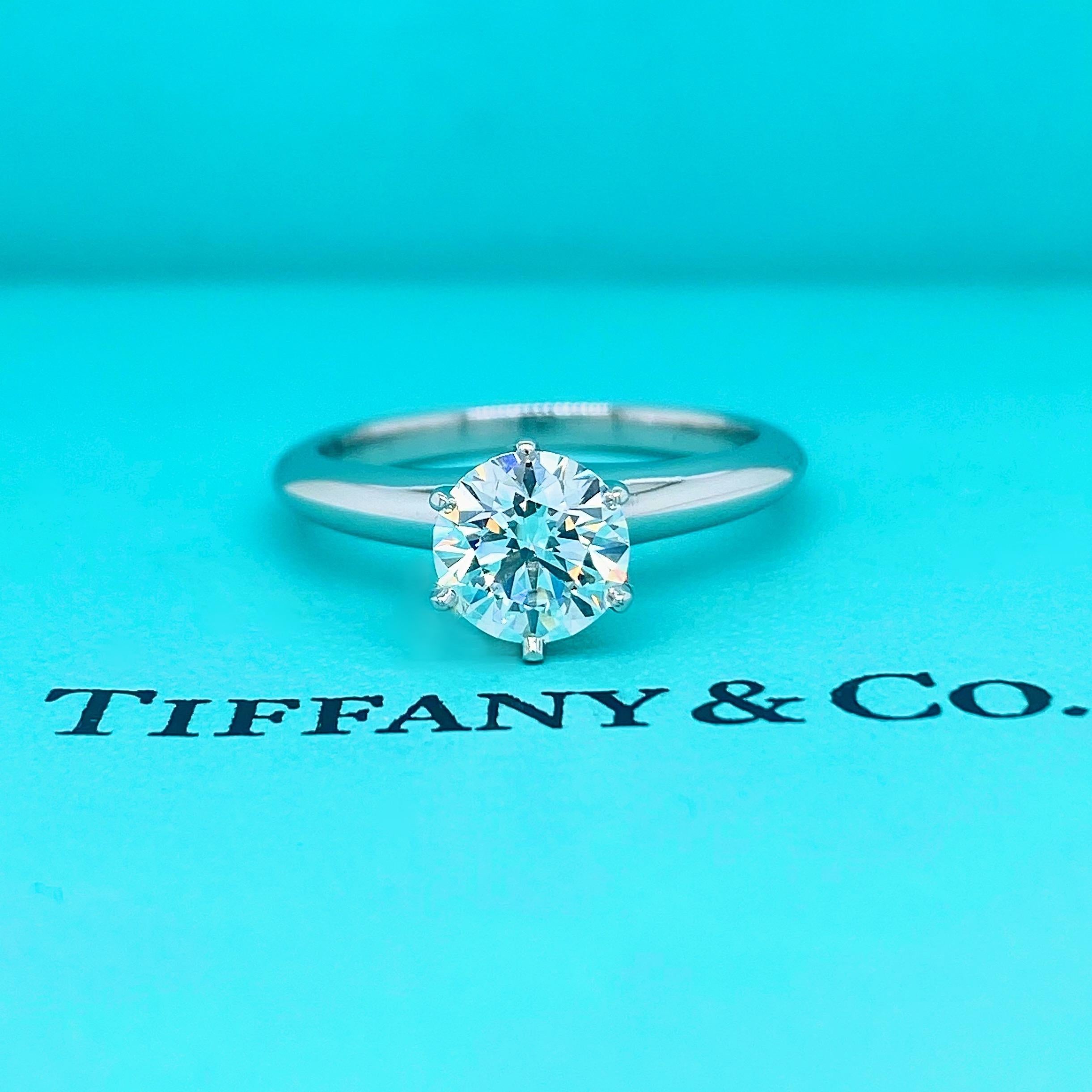 Tiffany & Co. Round Diamond 1.03 Carat G VS1 Solitaire Ring in Platinum In Excellent Condition For Sale In San Diego, CA
