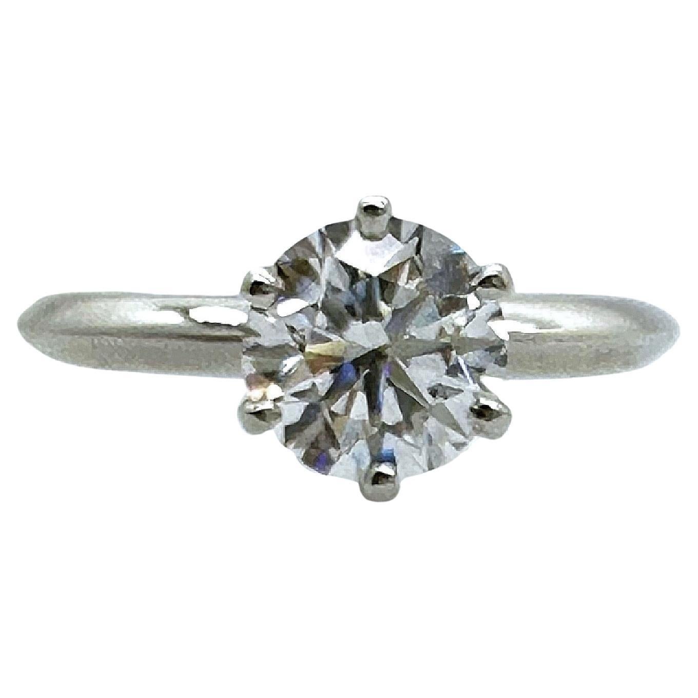 Tiffany & Co. Bague de fiançailles solitaire avec diamant rond 1,12 CTS G VS1, boîte COA