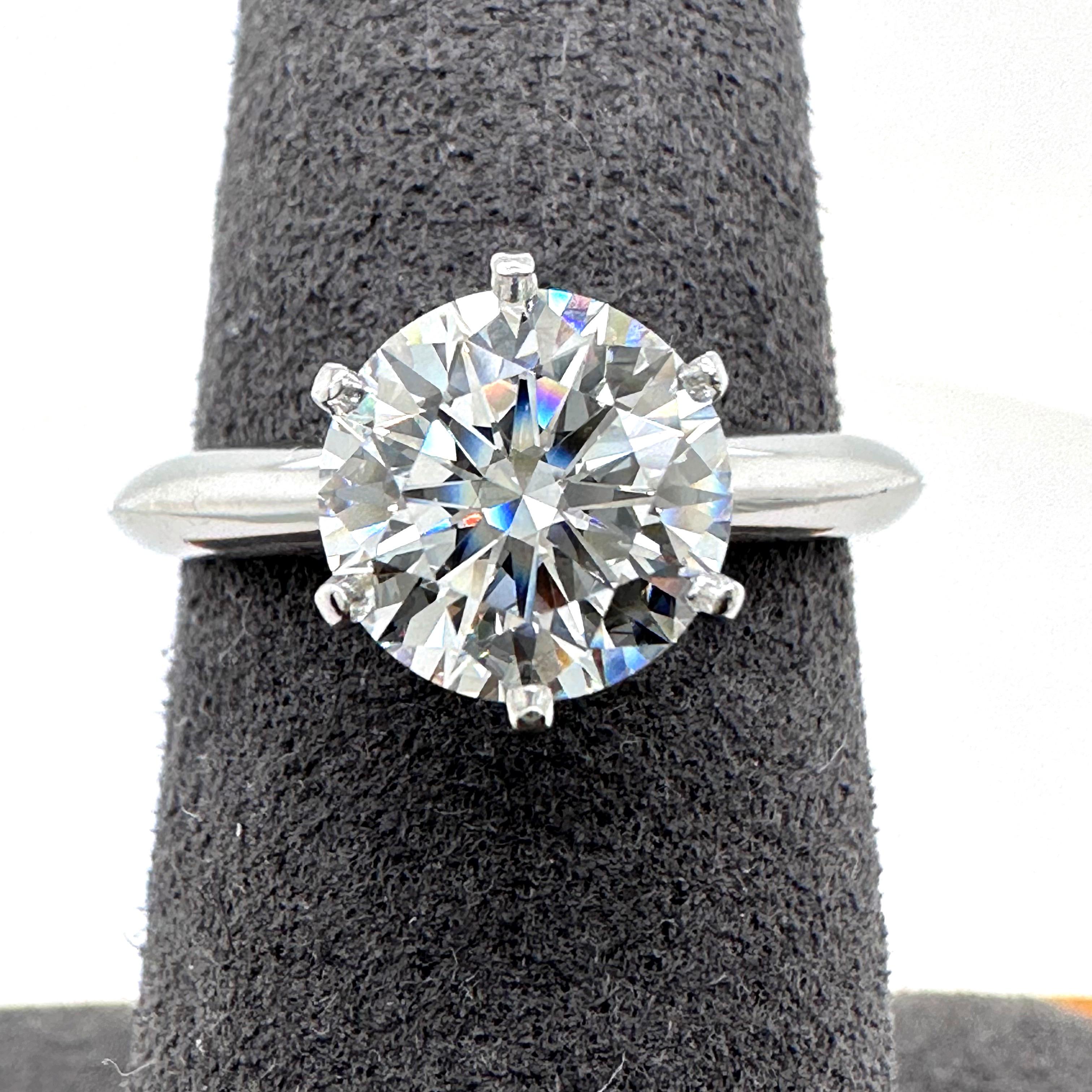 Tiffany & Co. Runder Diamant 1,85 Karat E VS1 Solitär Verlobungsring Platin im Angebot 1