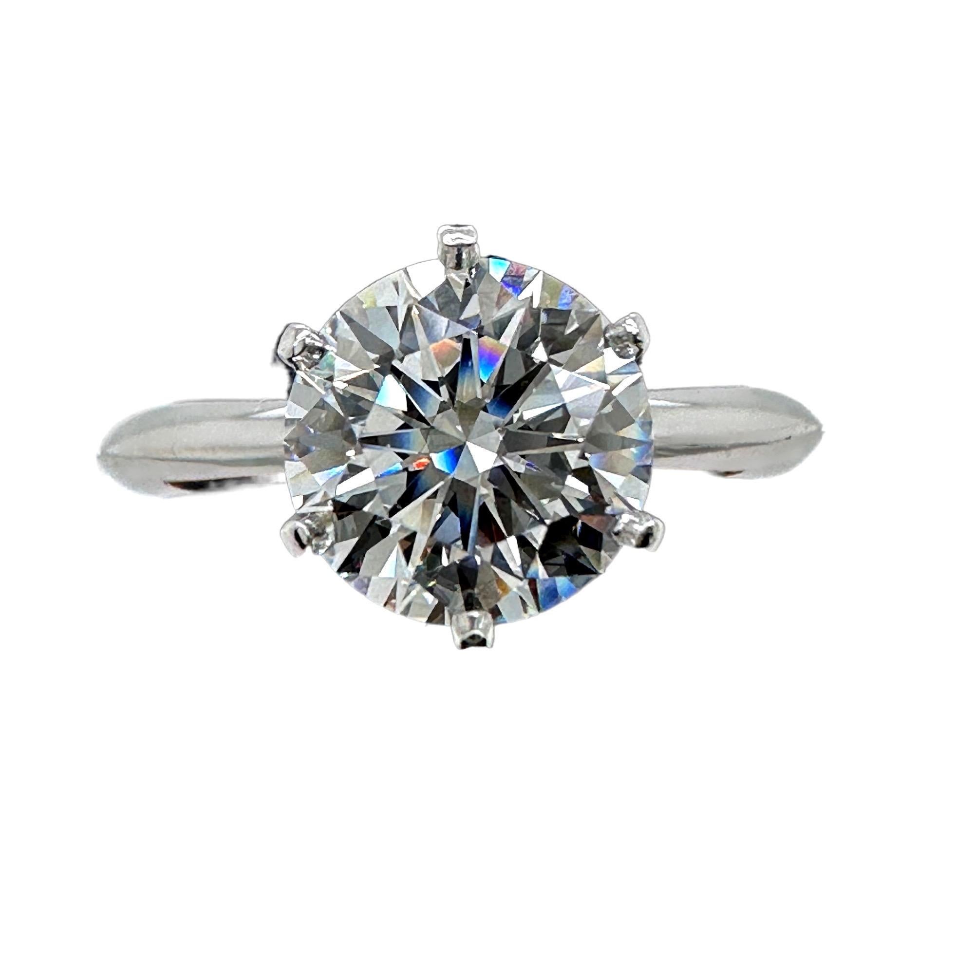Tiffany & Co. Runder Diamant 1,85 Karat E VS1 Solitär Verlobungsring Platin im Angebot 3