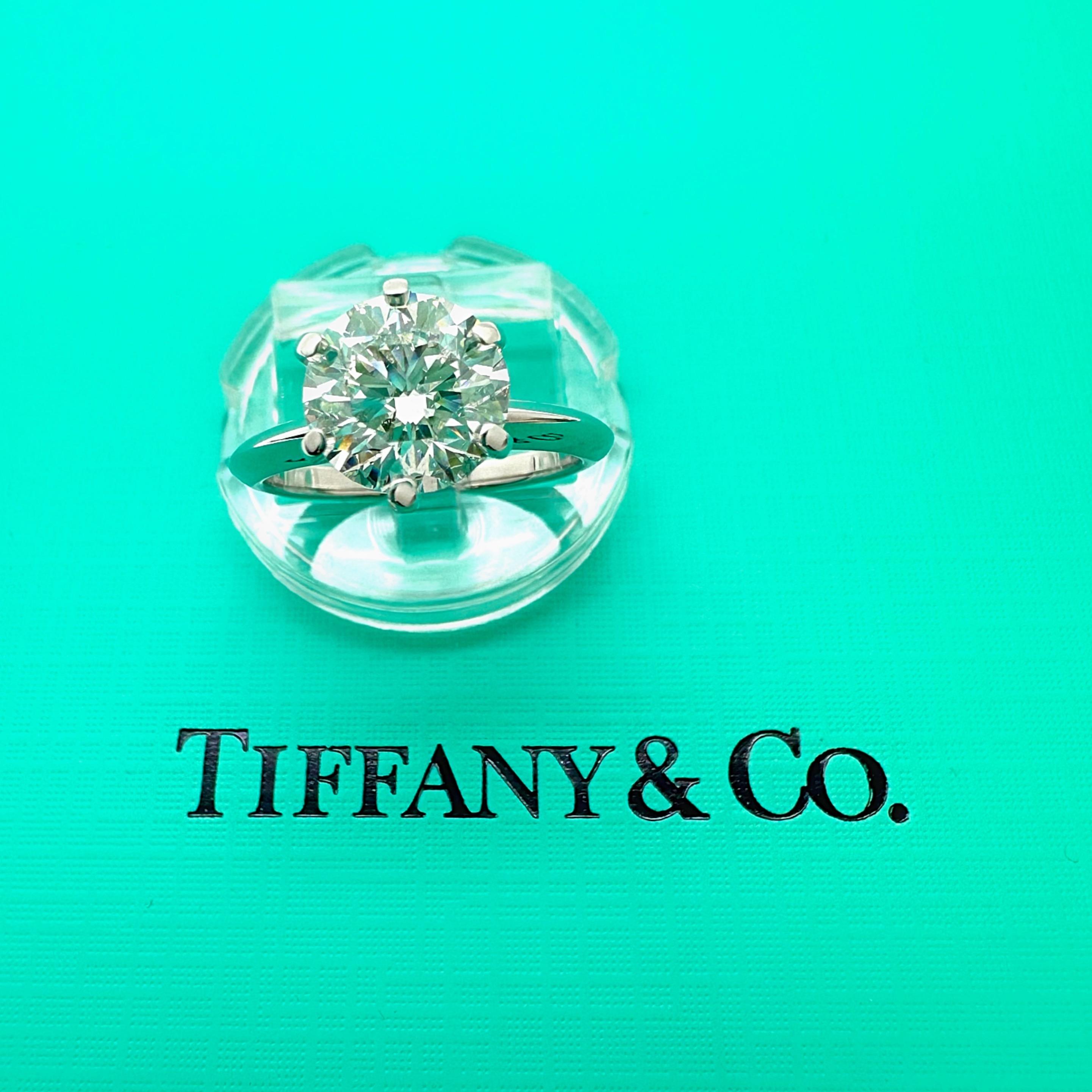 Tiffany & Co. Round Diamond 2.07 cts H VS2 Solitaire Engagement Ring Platinum 6
