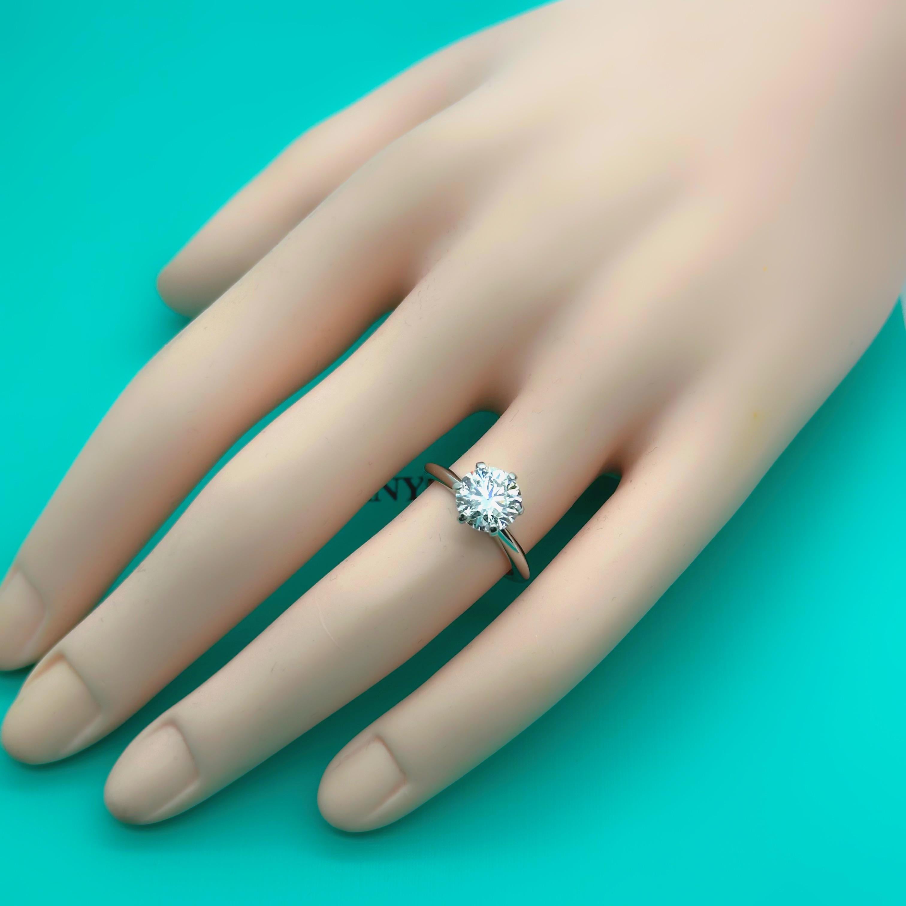 Tiffany & Co. Round Diamond 2.07 cts H VS2 Solitaire Engagement Ring Platinum 1