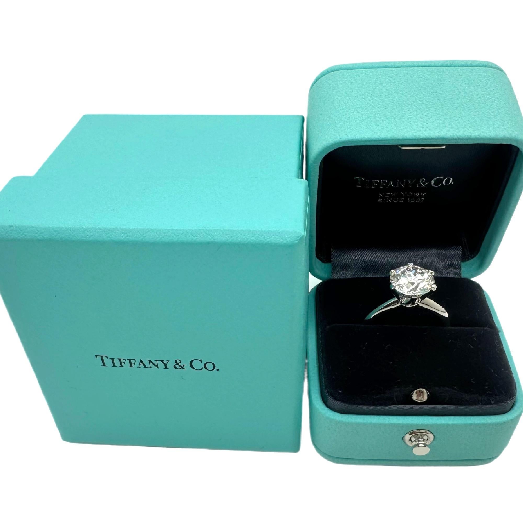 Women's or Men's Tiffany & Co Platinum Diamond Engagement Ring Round 3.14 ct I VVS1 Solitaire For Sale