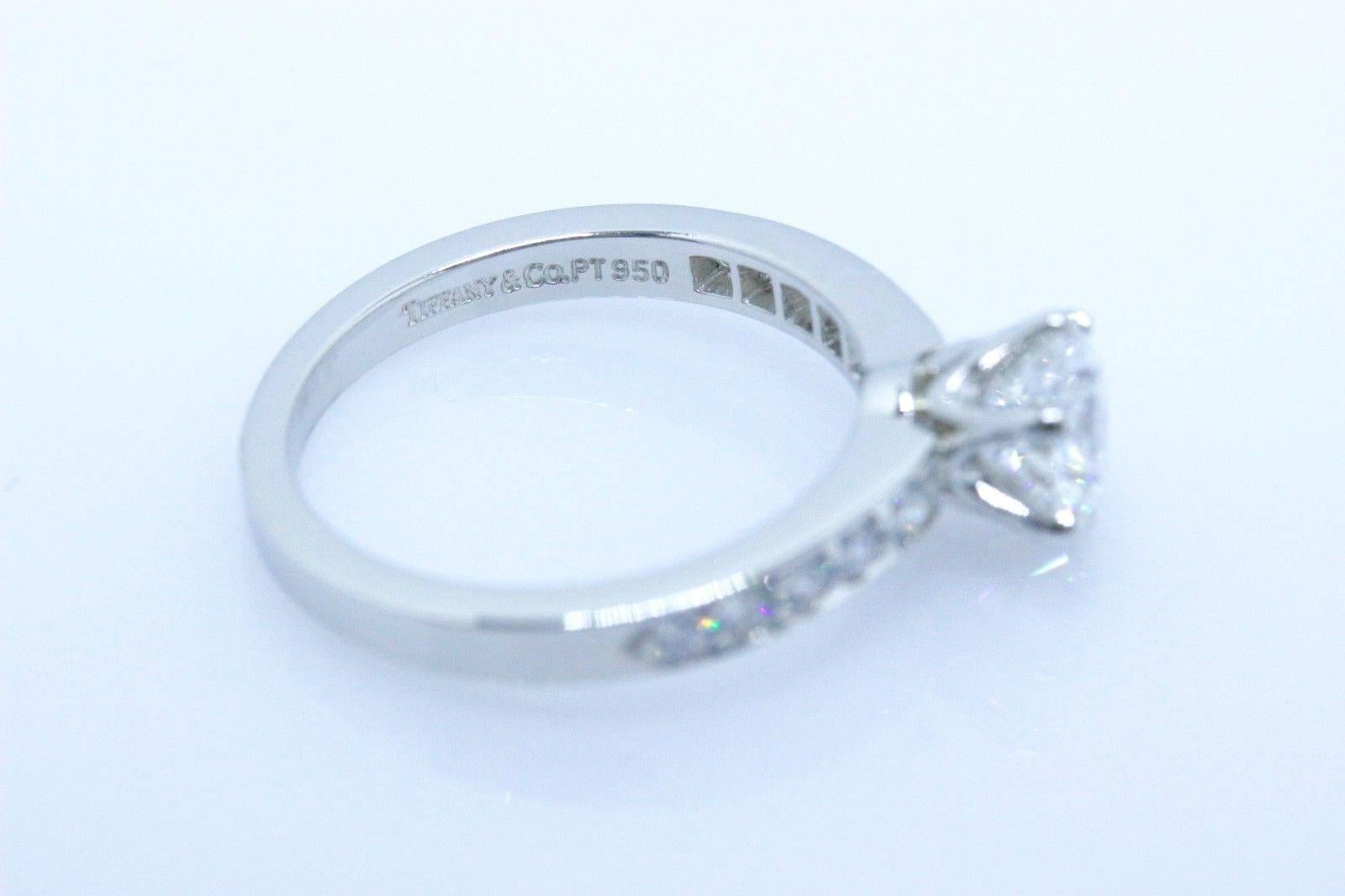 Tiffany & Co. Runder Diamant-Perlenbesetzter Verlobungsring 1,37 Karat F VVS2 Platin für Damen oder Herren im Angebot