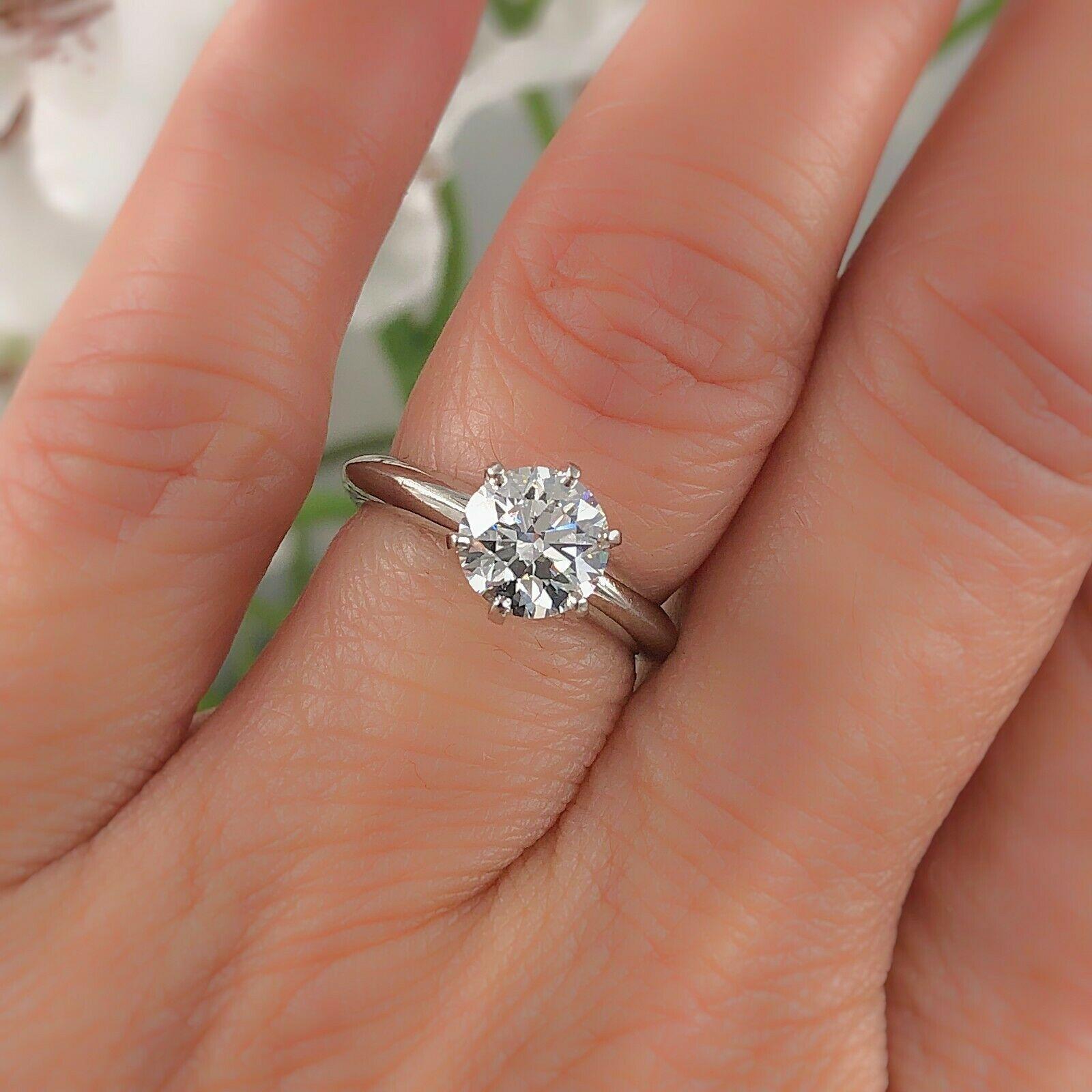 Tiffany & Co. Round Diamond Engagement Ring 1.23 Carat GVS2 Platinum For Sale 3
