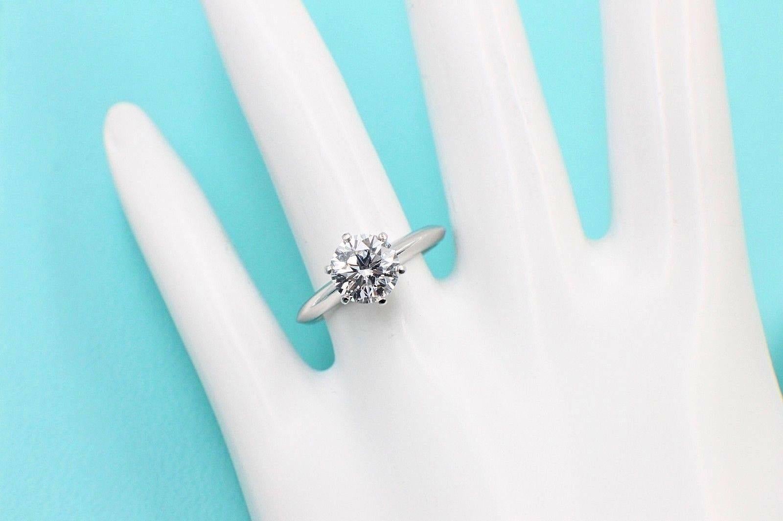 Women's or Men's Tiffany & Co. Round Diamond Engagement Ring 1.39 Carat D VS1 Platinum