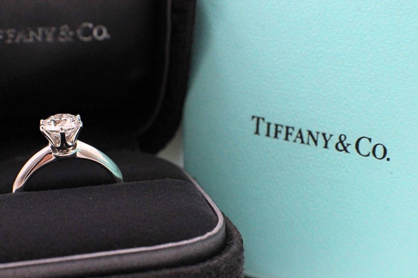 Women's Tiffany & Co. Round Diamond Solitaire Engagement Ring 0.92 Carat E VVS1