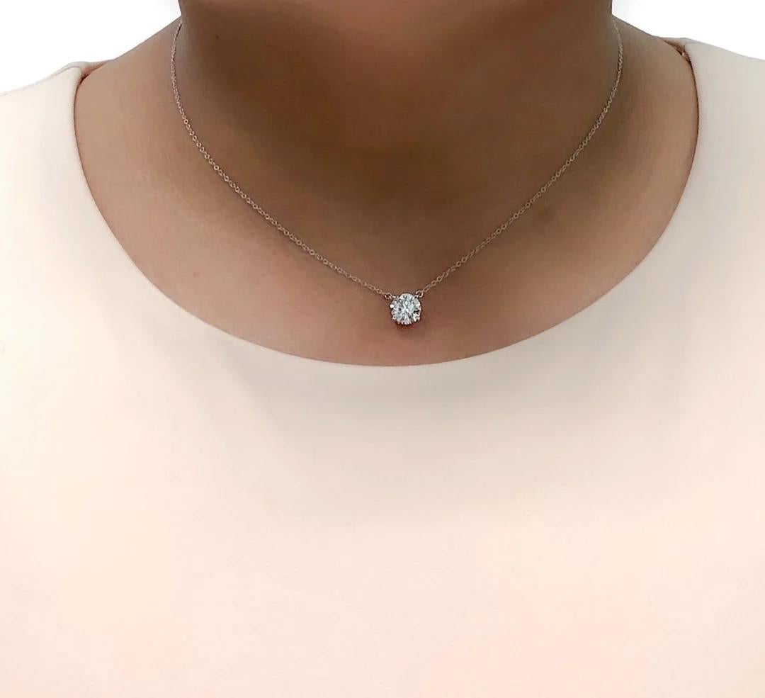 Tiffany & Co. Collier pendentif solitaire en diamant rond - 2.69 Ctw en vente 1