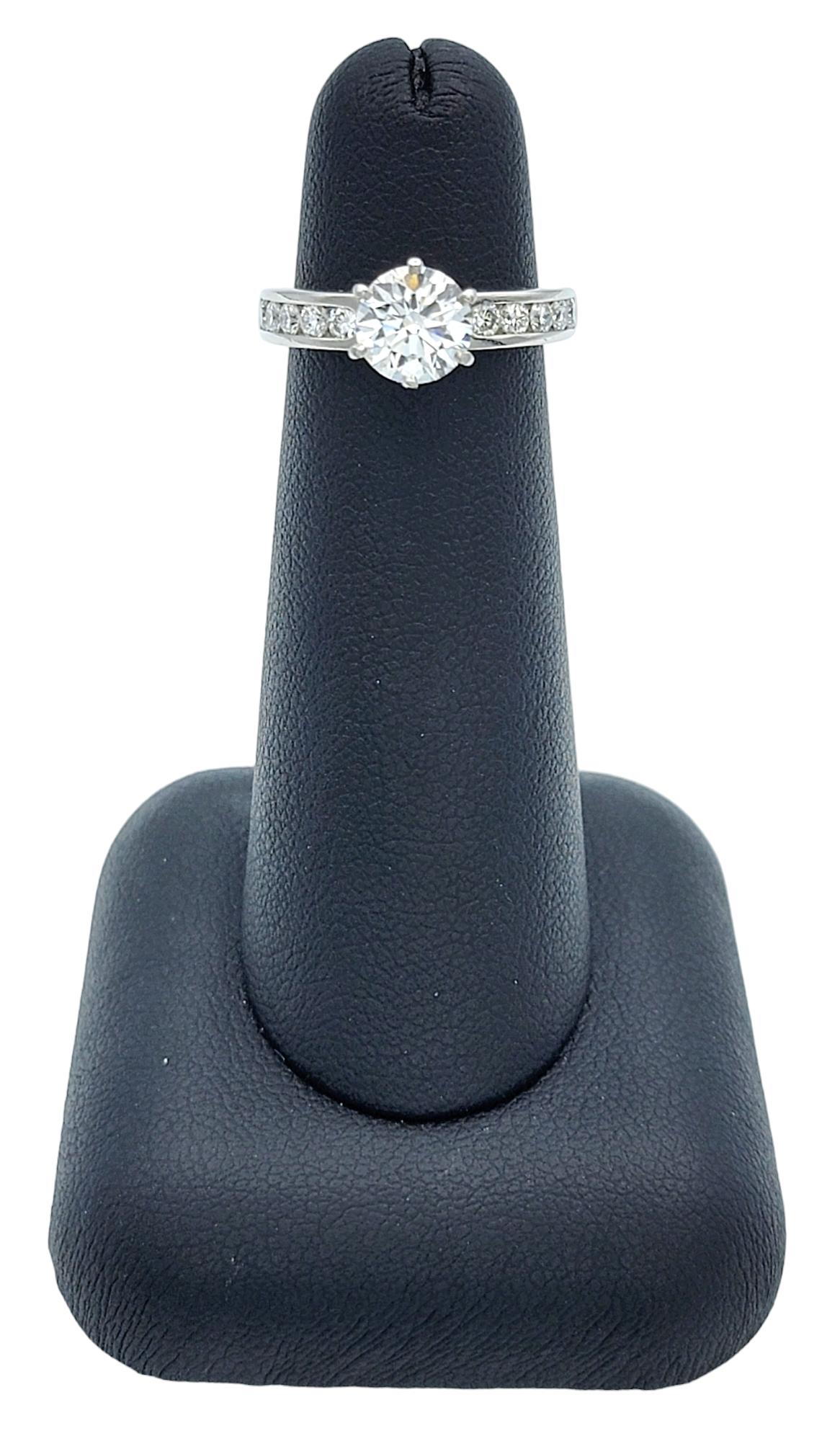 Tiffany & Co. Bague de fiançailles solitaire en platine avec diamant rond E/VVS2, avec boîte en vente 4