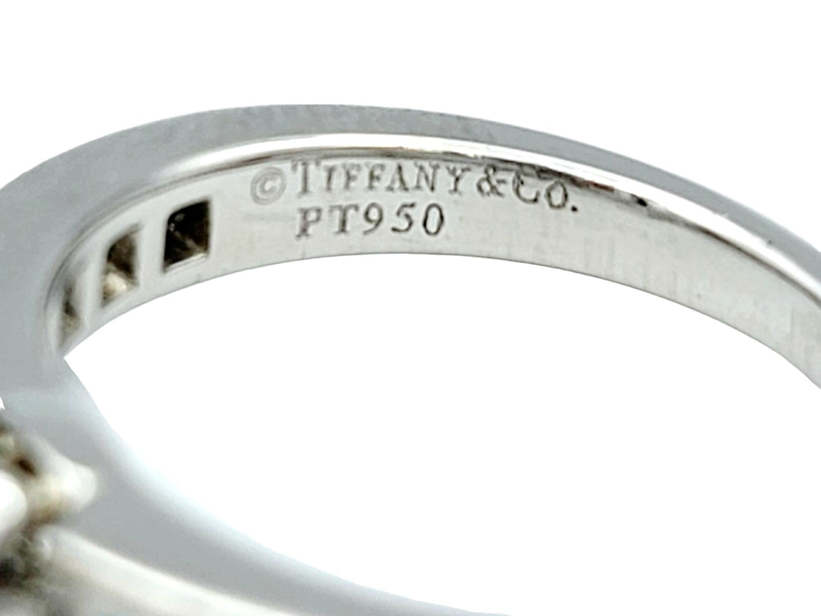 Tiffany & Co. Bague de fiançailles solitaire en platine avec diamant rond E/VVS2, avec boîte en vente 1