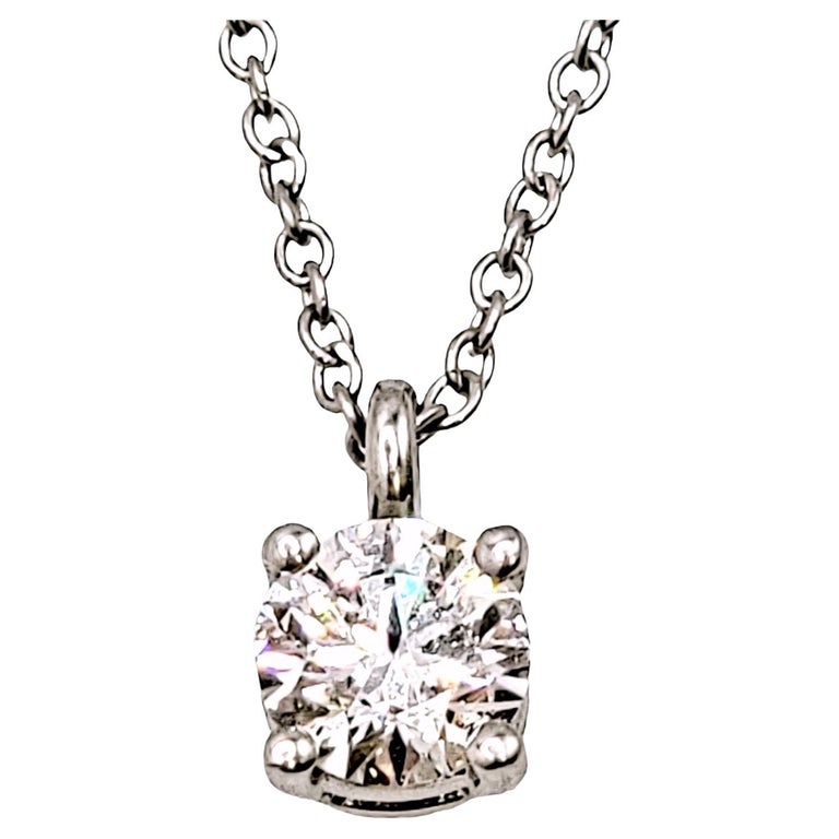 Tiffany and Co. Collier en platine avec solitaire en diamant rond .38 Carat  D / VS2 En vente sur 1stDibs | pendentif diamant solitaire tiffany