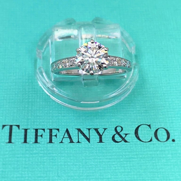 Tiffany and Co. Assiette de bague en diamants ronds avec anneau serti en  canal de 1,41 carat - En vente sur 1stDibs