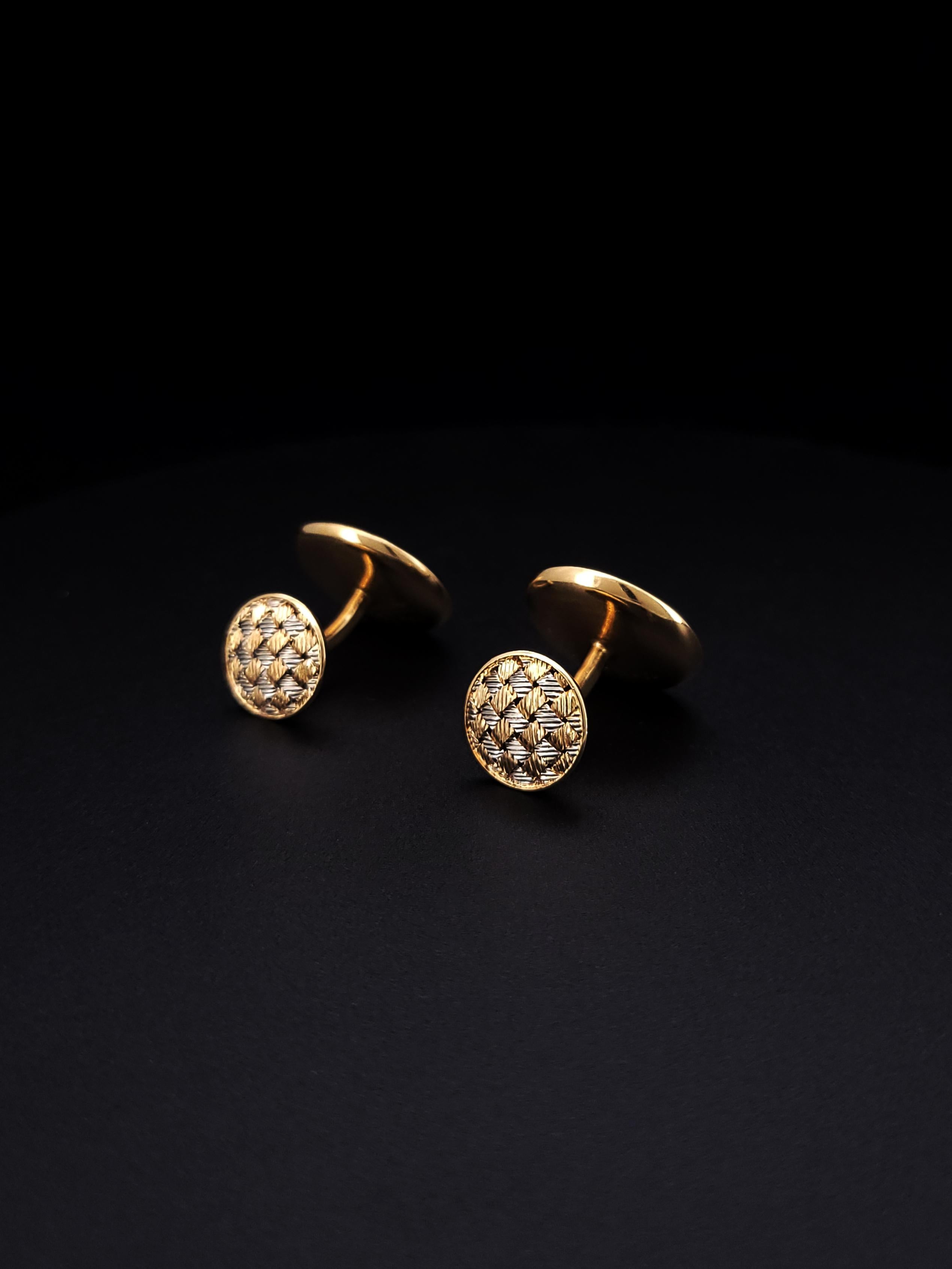 Tiffany & Co. Boutons de manchette ronds en or 18k bicolore Excellent état - En vente à New York, NY