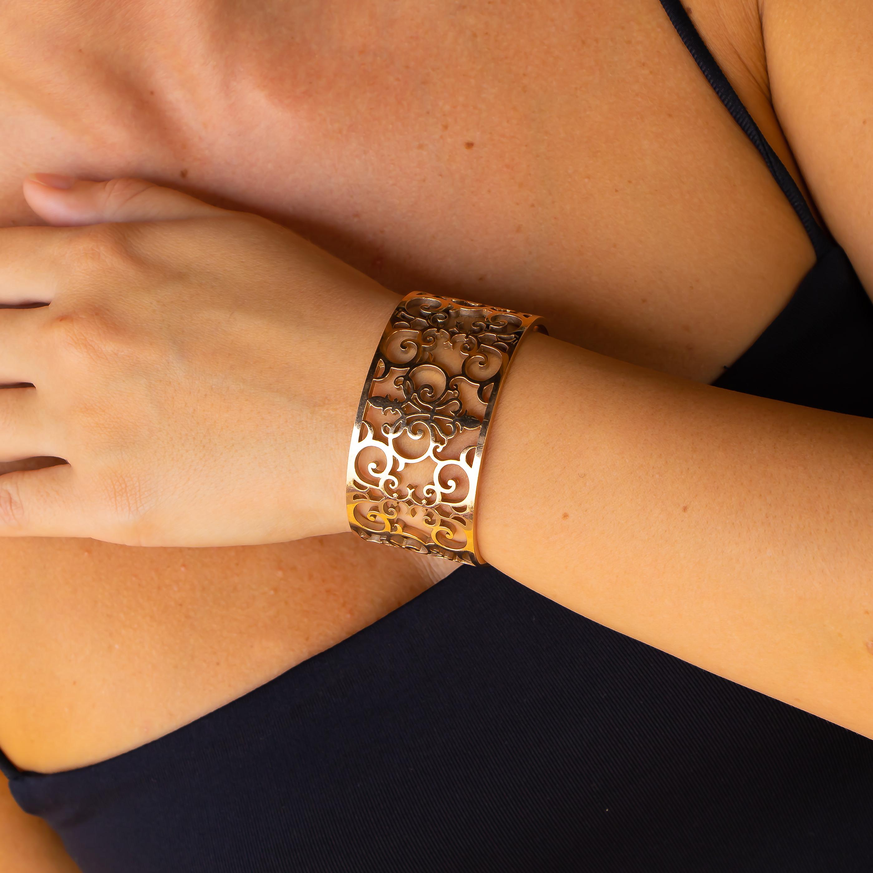 Marke: Tiffany & Co

Metall: Rubedo Metall

Gewicht = 43,3 Gramm