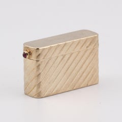 Tiffany & Co. Boîte à pilules en or jaune 14k Rubis