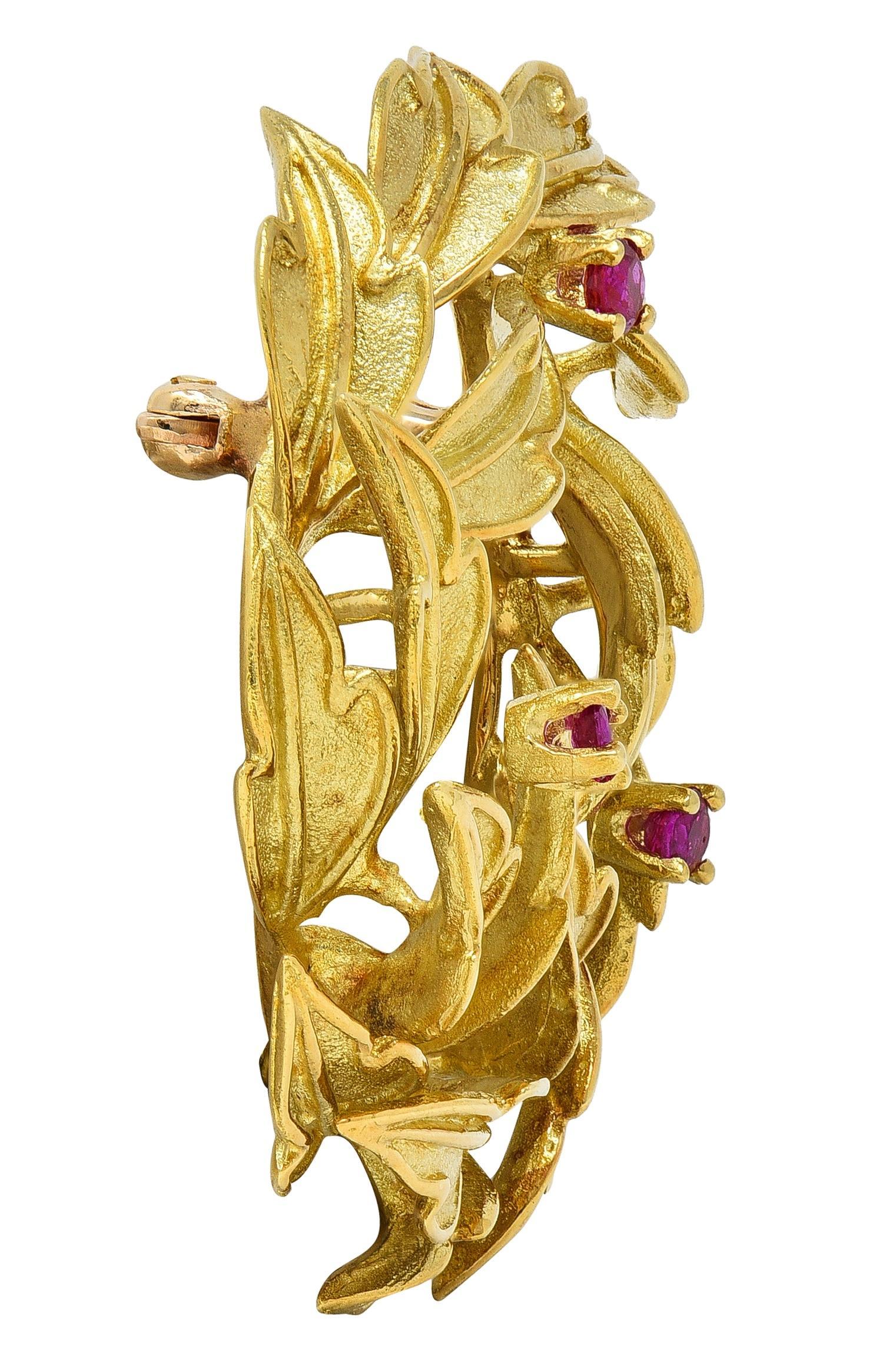 Tiffany & Co. Rubin 18 Karat Gelbgold Vintage Kreis Kranz Brosche im Zustand „Hervorragend“ im Angebot in Philadelphia, PA