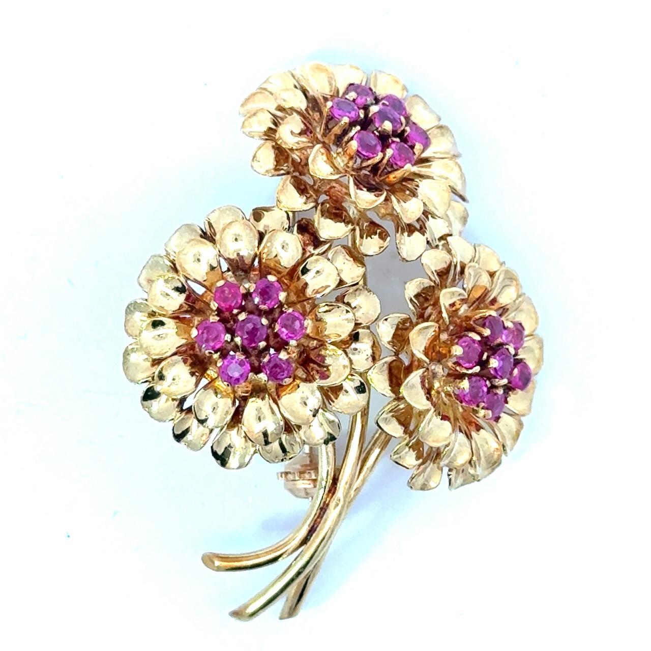Tiffany & Co. Alfiler vintage de oro de 18 quilates con rubí en venta 2