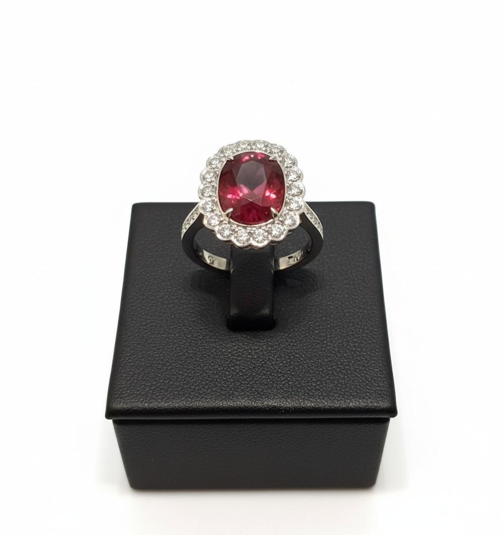 Tiffany & Co. Anello in platino con rubino e diamante In condizioni ottime in vendita a Chicago, IL