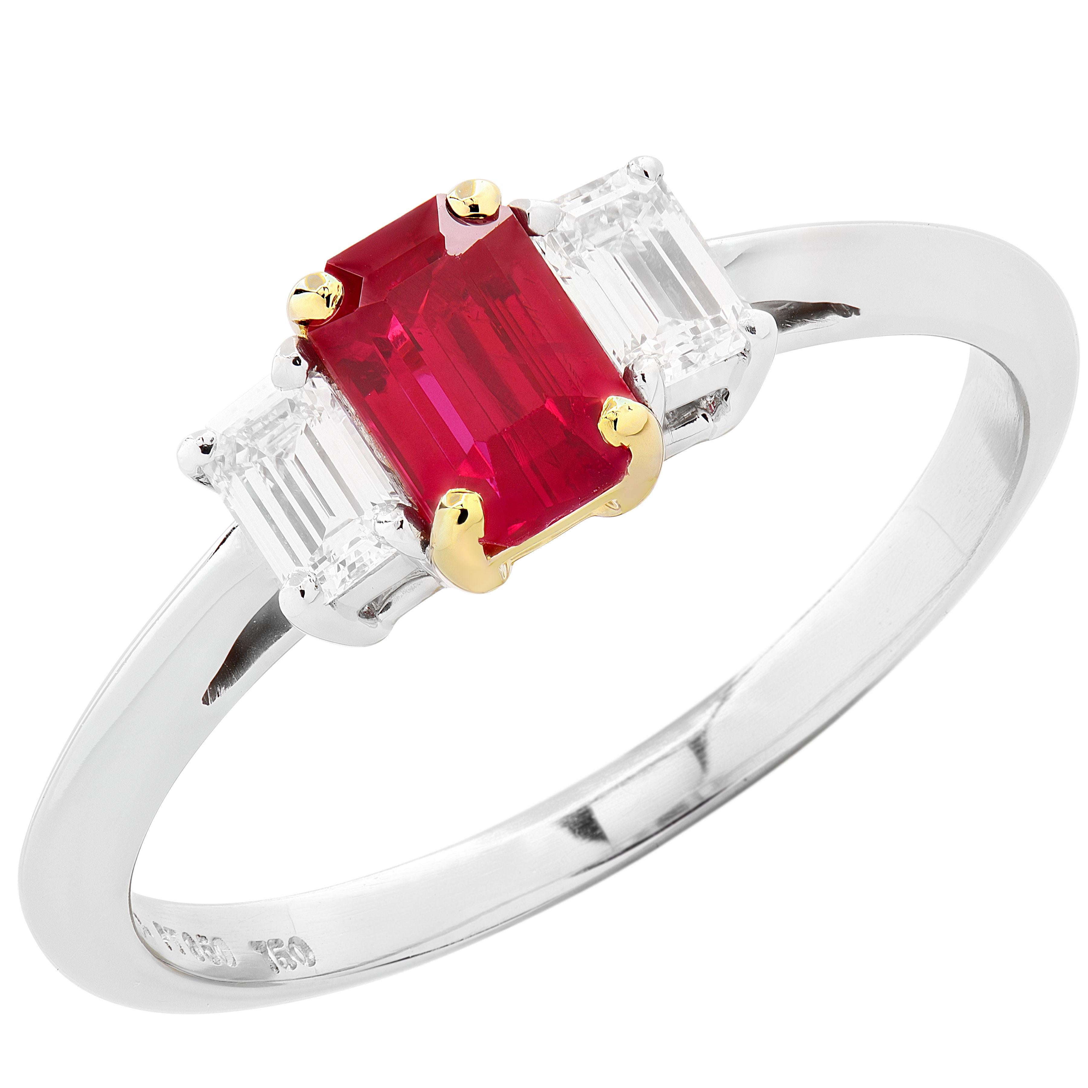Tiffany & Co. Ruby and Diamond Three-Stone Engagement ring en vente 4
