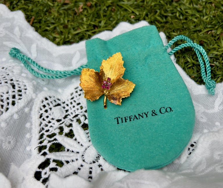 Round Cut Tiffany & Co Ruby Autumn Leaf Brooch 18k Gold Original Pouch For Sale