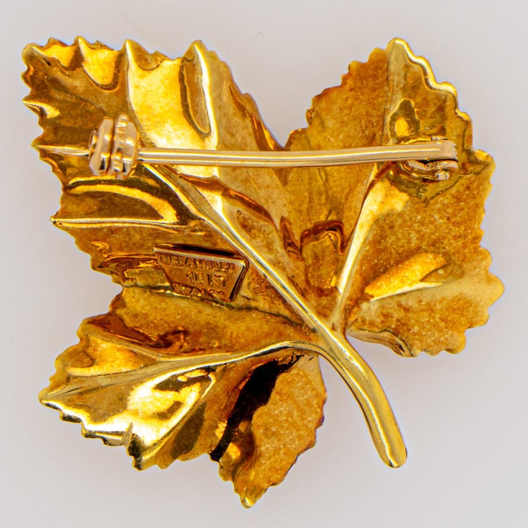 Tiffany & Co Ruby Autumn Leaf Brooch 18k Gold Original Pouch In Good Condition For Sale In Huntington Beach, CA