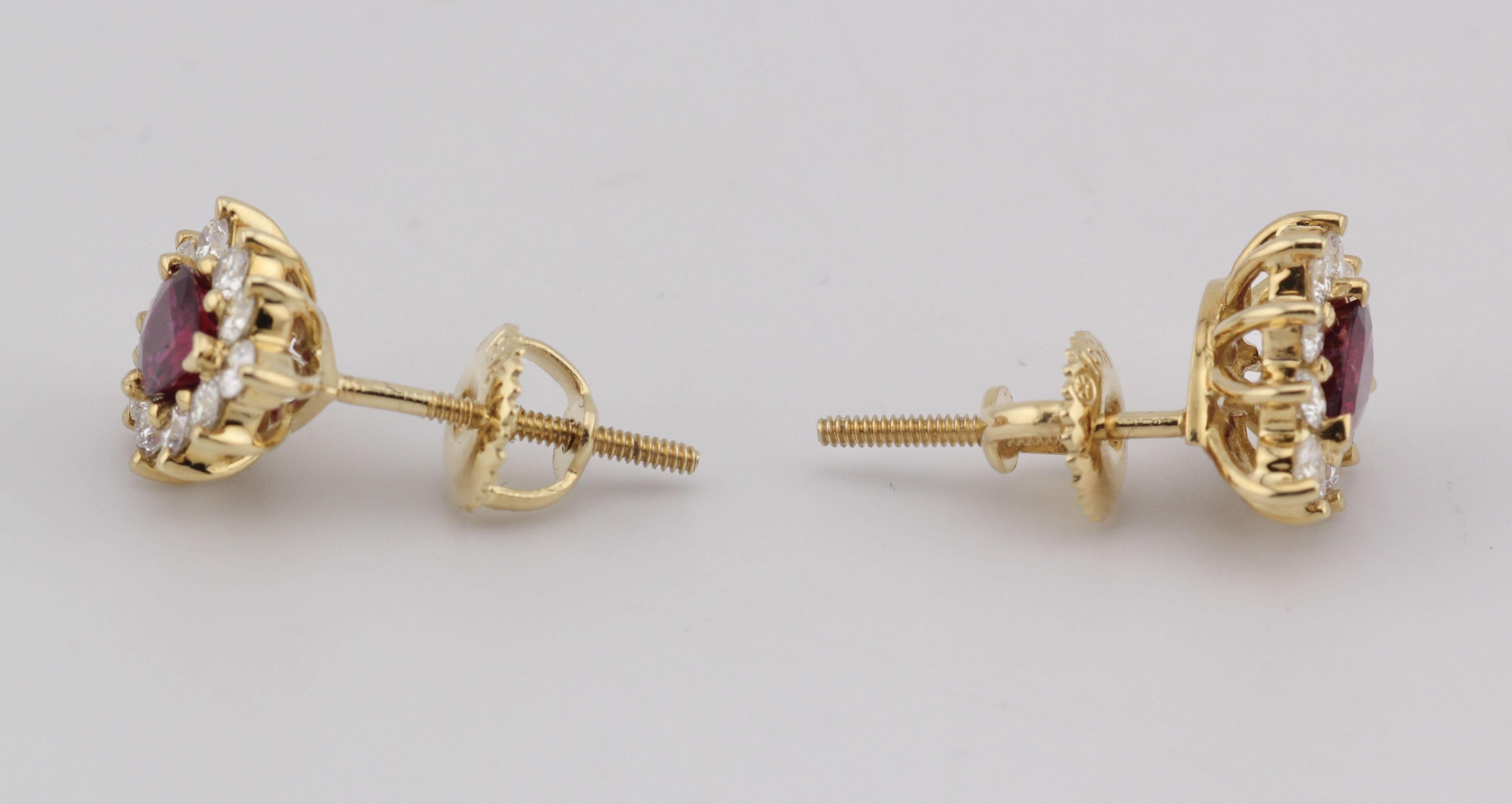 Tiffany & Co. Boucles d'oreilles en or jaune 18k avec diamant et rubis en vente 1