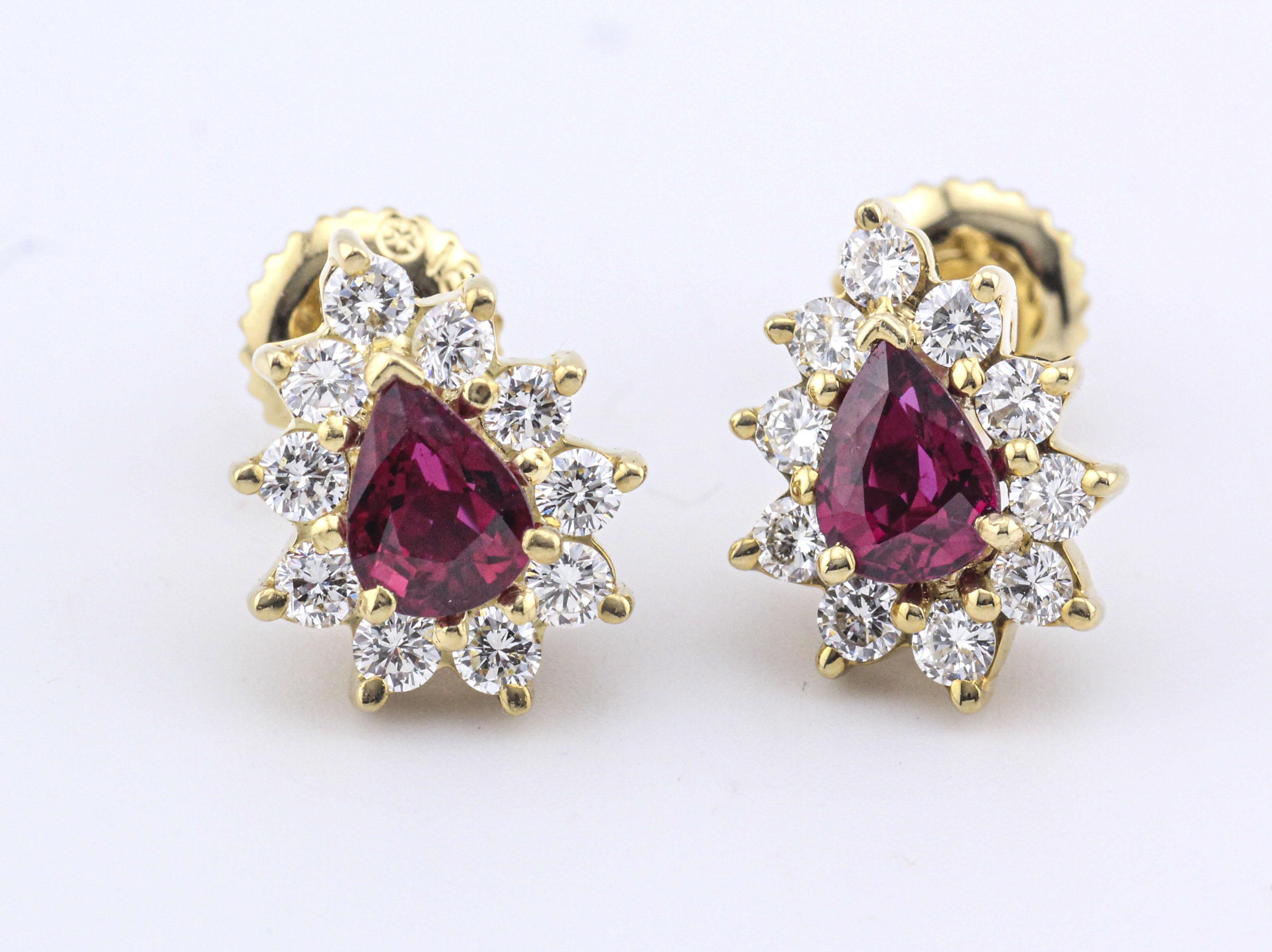 Tiffany & Co. Boucles d'oreilles en or jaune 18k avec diamant et rubis en vente 2