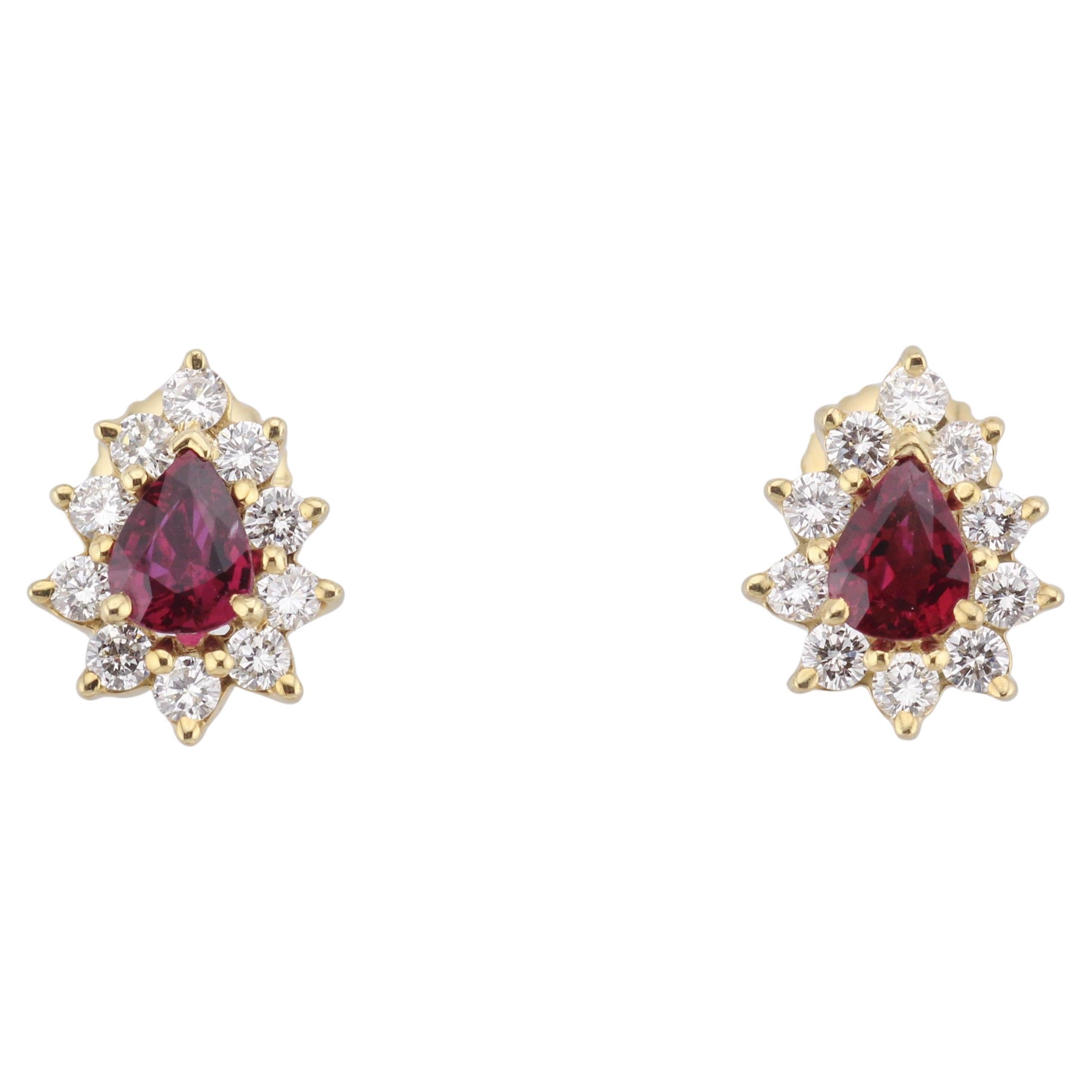 Tiffany 
Co. Boucles d
oreilles en or jaune 18k avec diamant et rubis