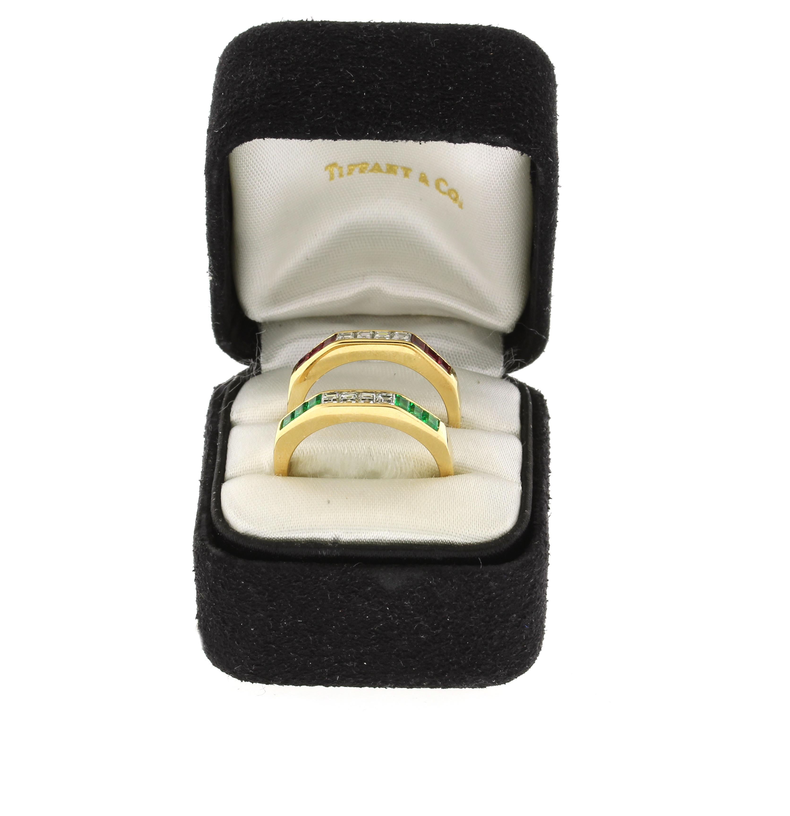 Tiffany & Co. Bands mit Rubin, Smaragd und Diamanten für Damen oder Herren
