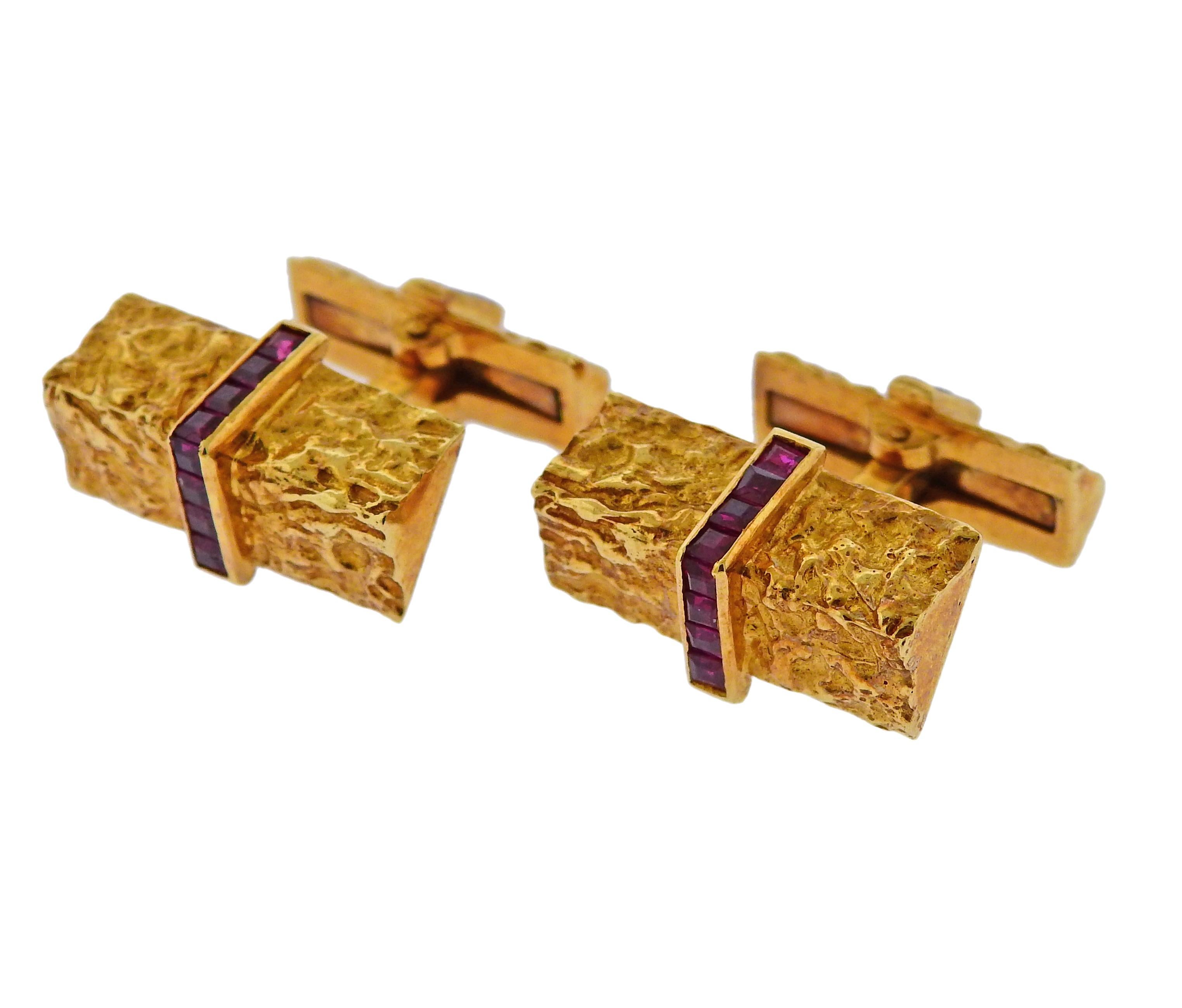 Tiffany & Co Ruby Gold Cufflinks Stud Set In Excellent Condition In Lambertville, NJ