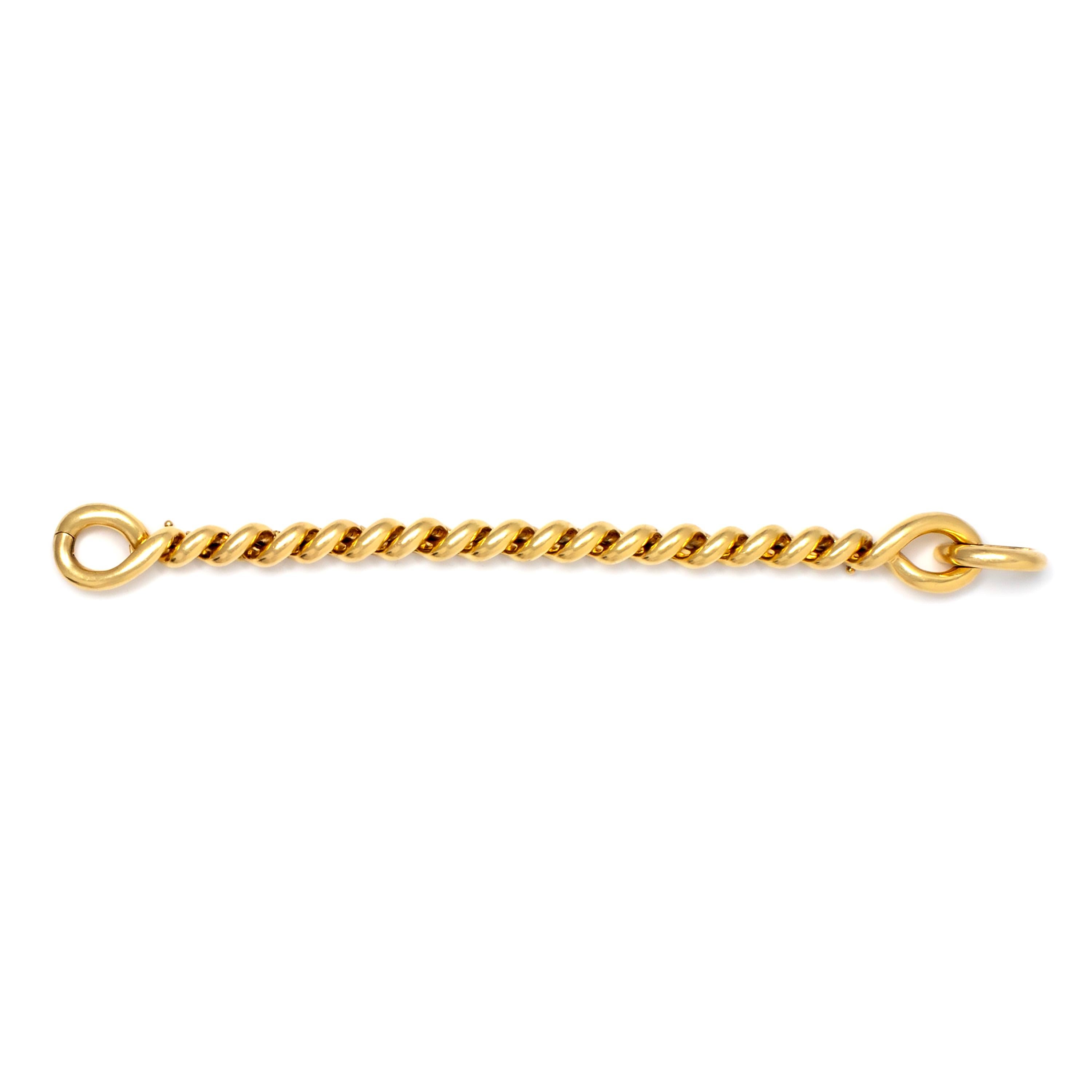Schwelgen Sie in zeitloser Eleganz mit diesem luxuriösen Armband von Tiffany & Co. Dieses atemberaubende, mit viel Liebe zum Detail gefertigte Armband zeichnet sich durch das ikonische San Marco Design aus, das mit seinen kühnen,