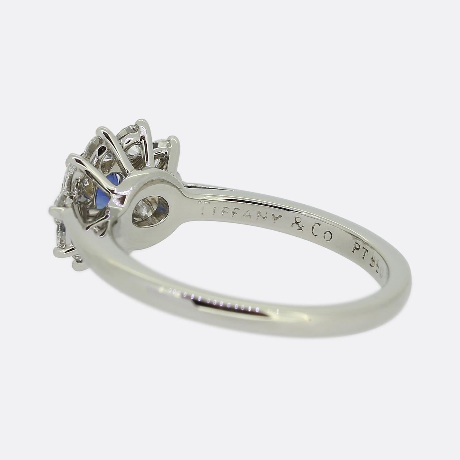 da uomo o donna Tiffany & Co. Anello con zaffiro e diamante a grappolo in vendita