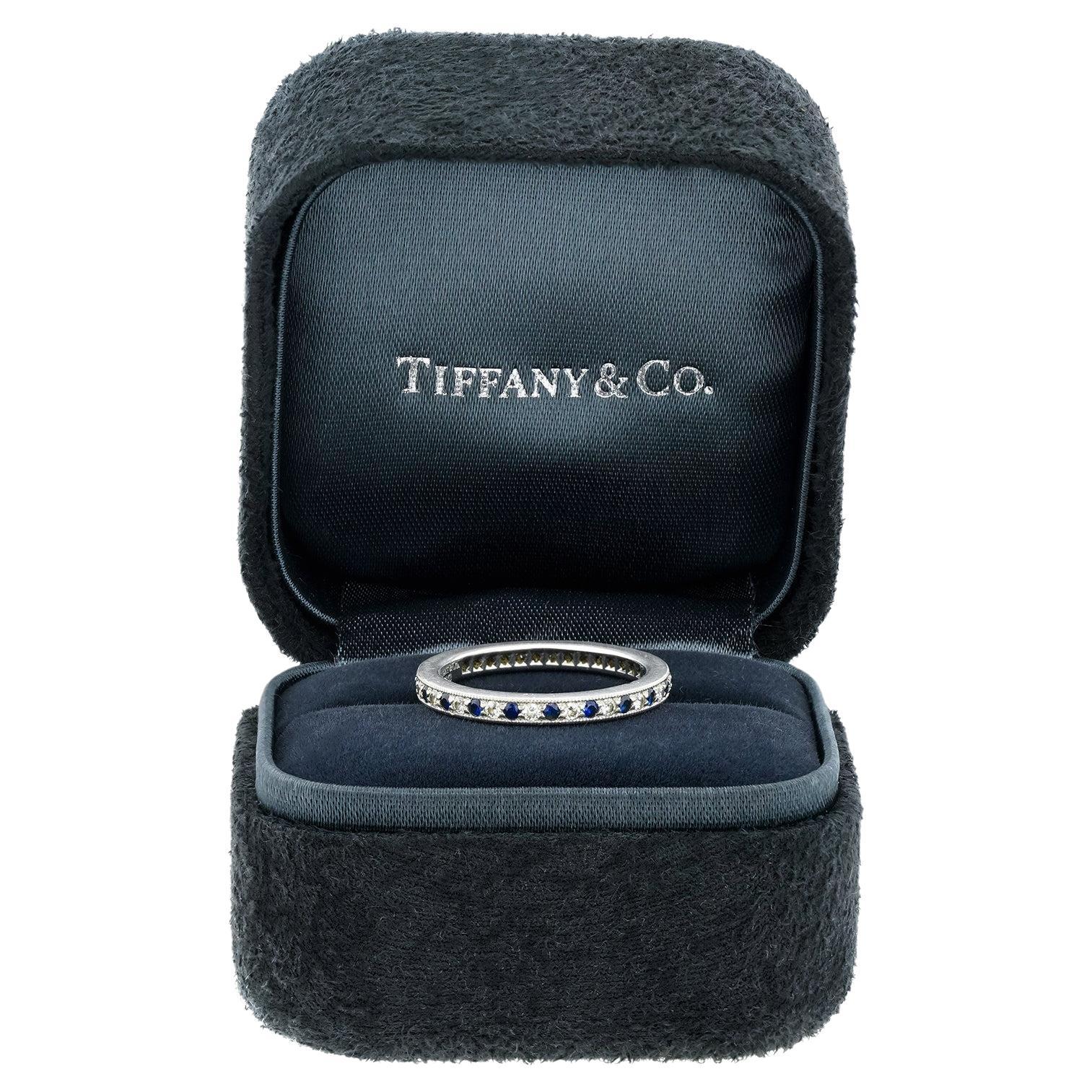 Tiffany 
Co. Bague d
éternité saphir et diamant en vente